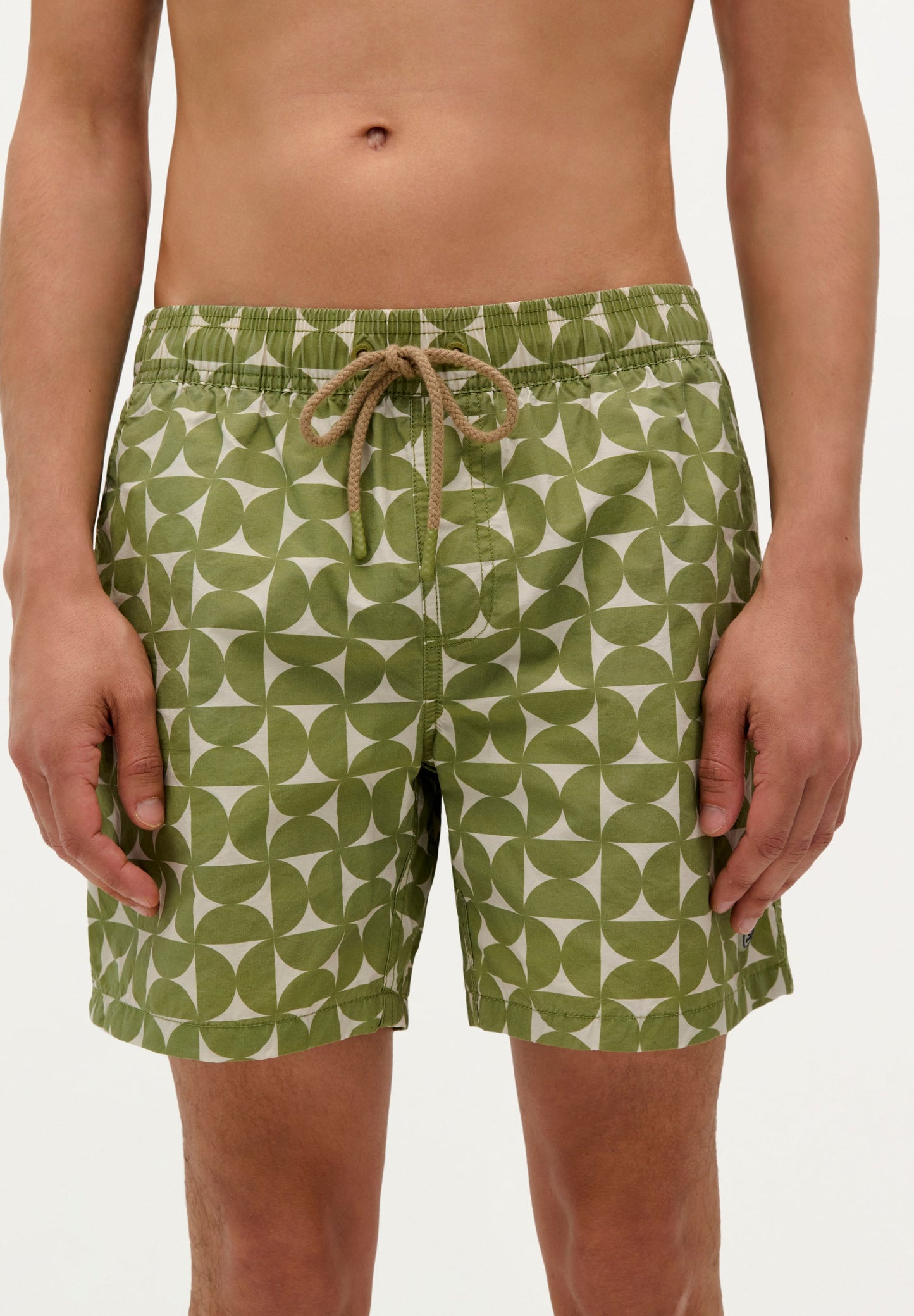 GEOMETRIC PRINT SWIMMING TRUNKS