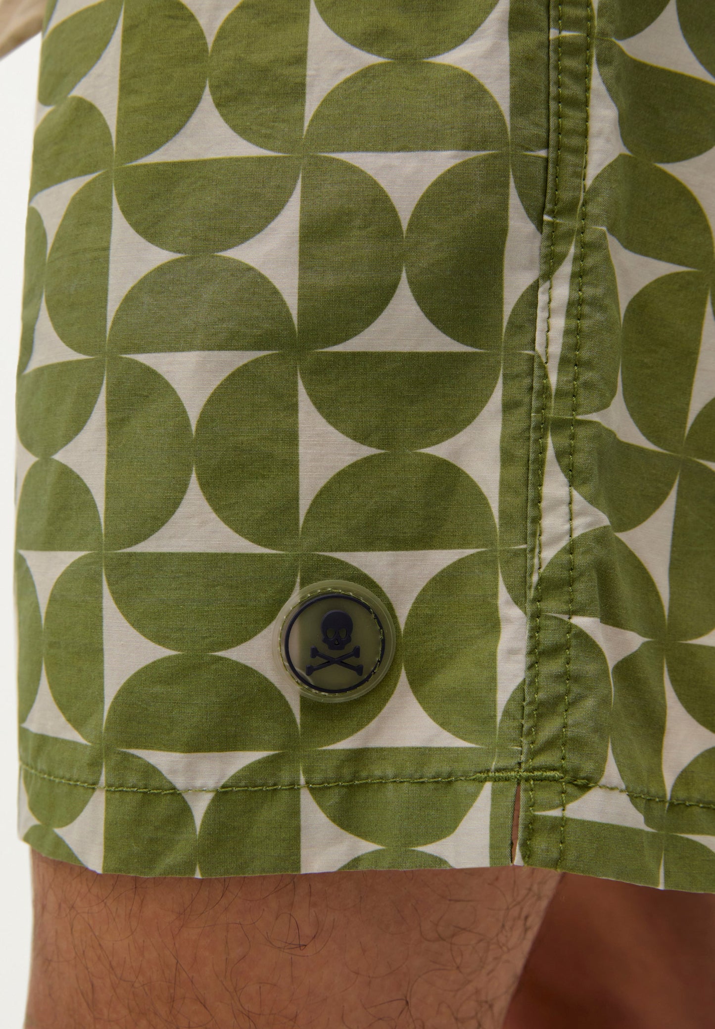 GEOMETRIC PRINT SWIMMING TRUNKS