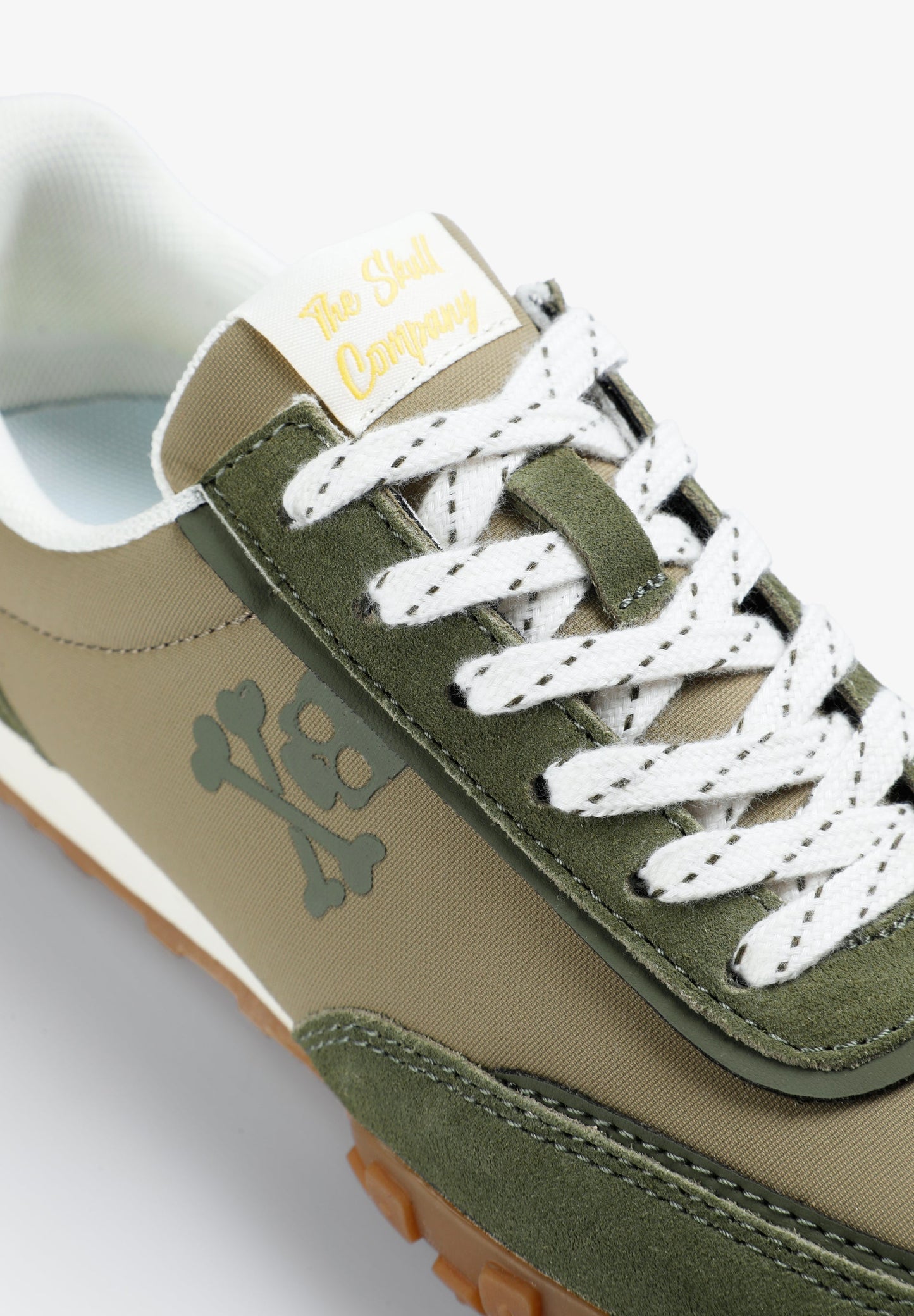 RETRO SNEAKERS WITH CONTRAST DETAILS