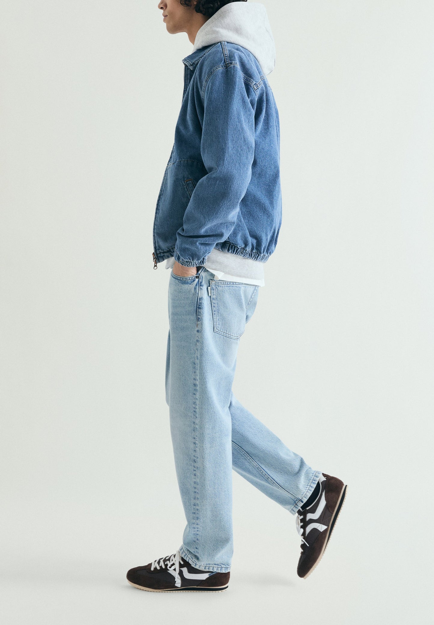 SUDADERA CON CAPUCHA VARSITY - Scalpers