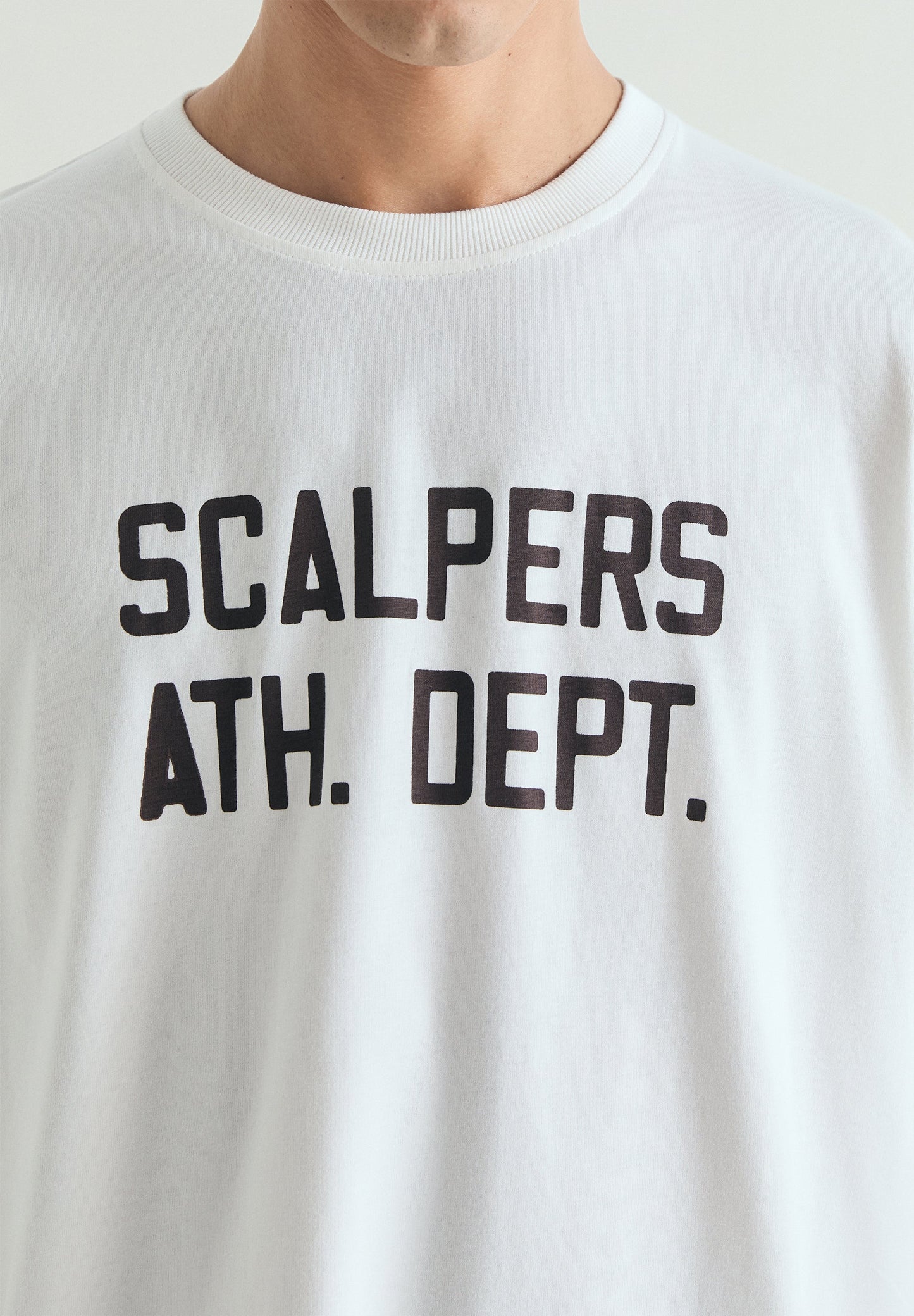 T-SHIRT IM BOXY FIT MIT PRINT