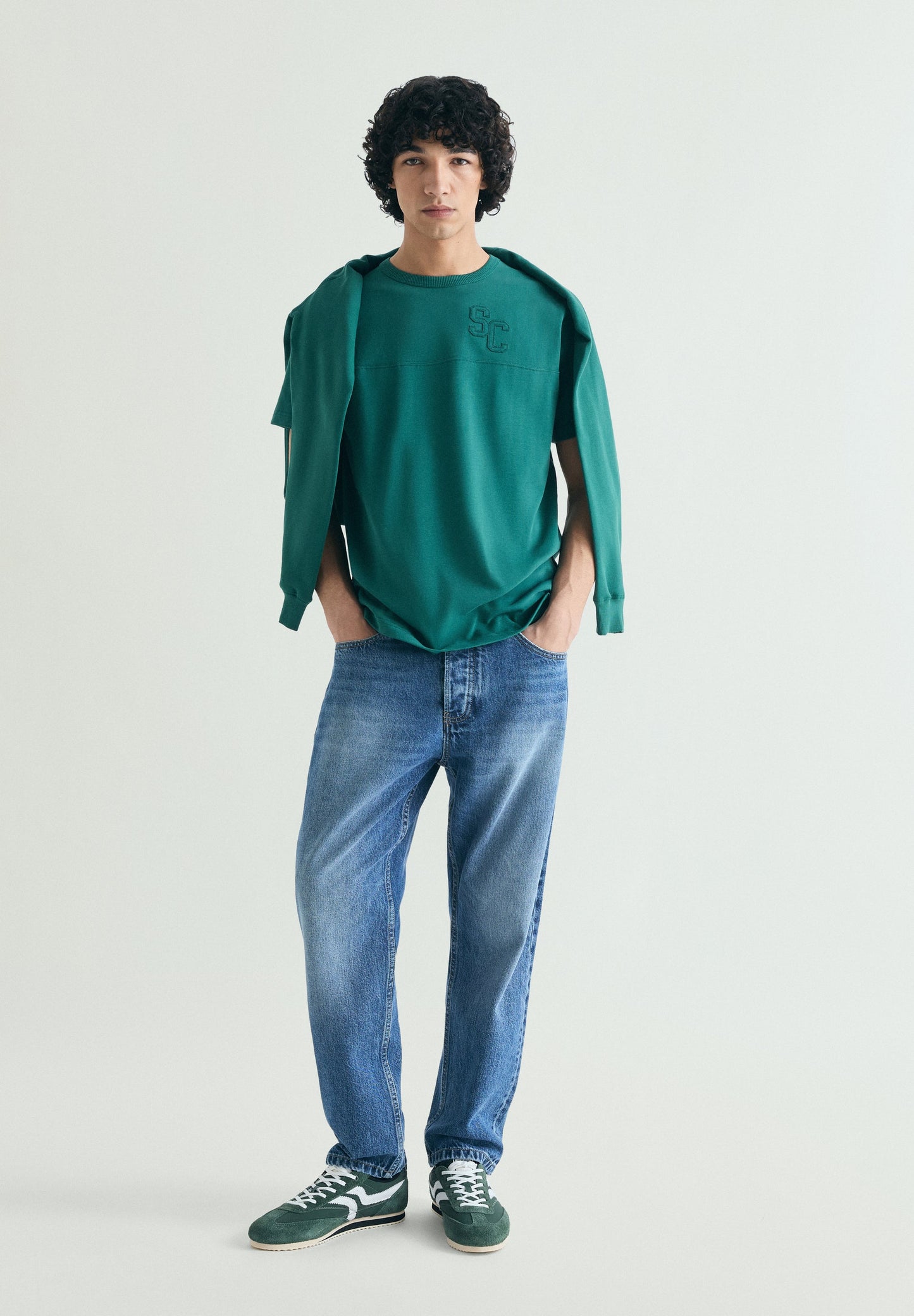 T-SHIRT IM COLLEGE-STIL MIT PRINT