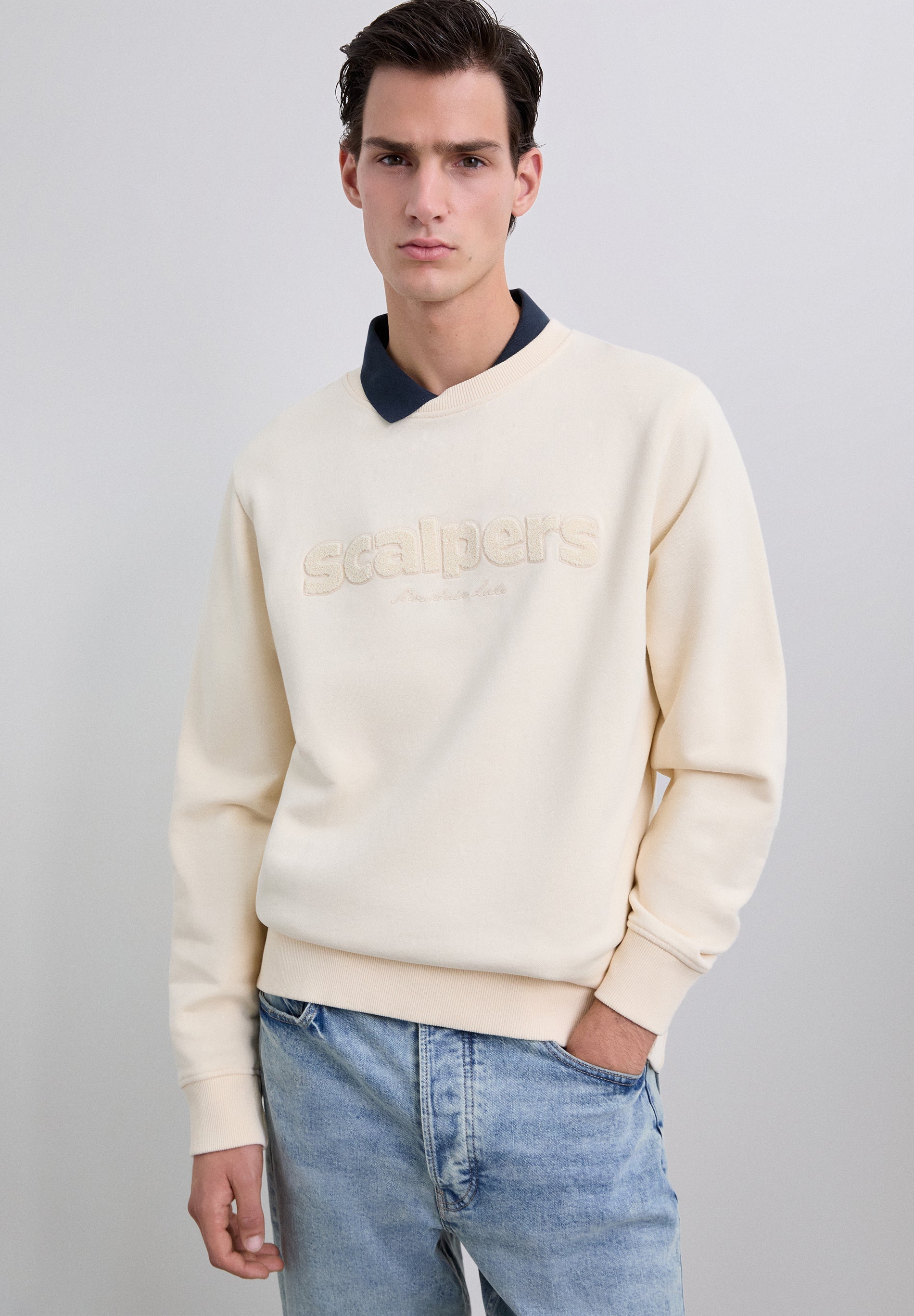 SWEATER LOGO RELIËF