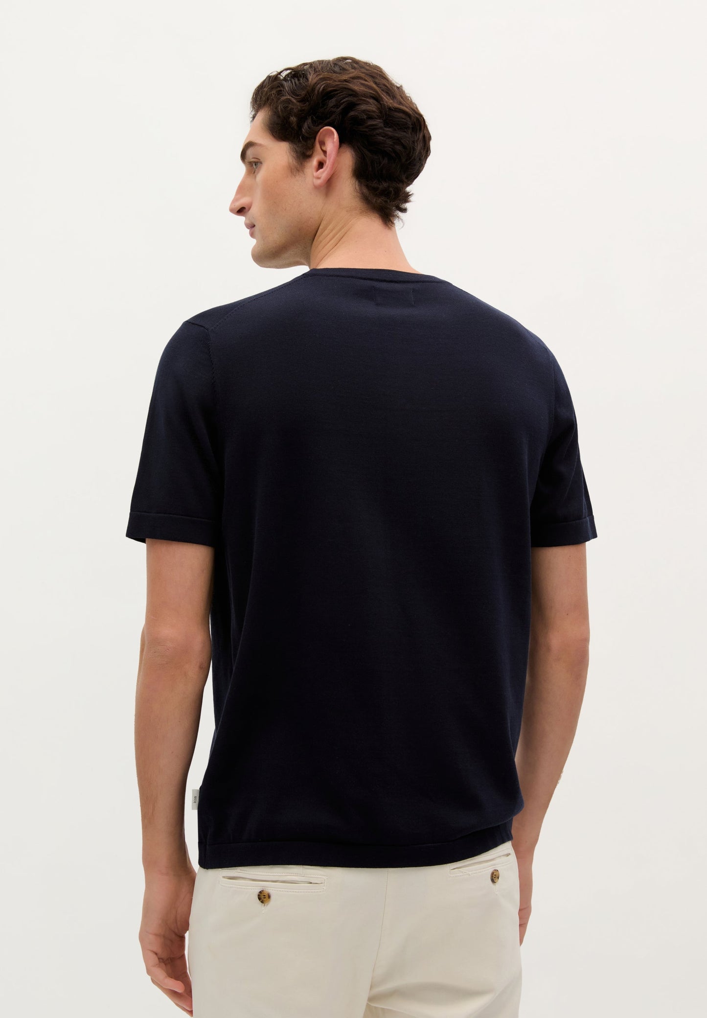 BASIC LIGHTWEIGHT T-SHIRT