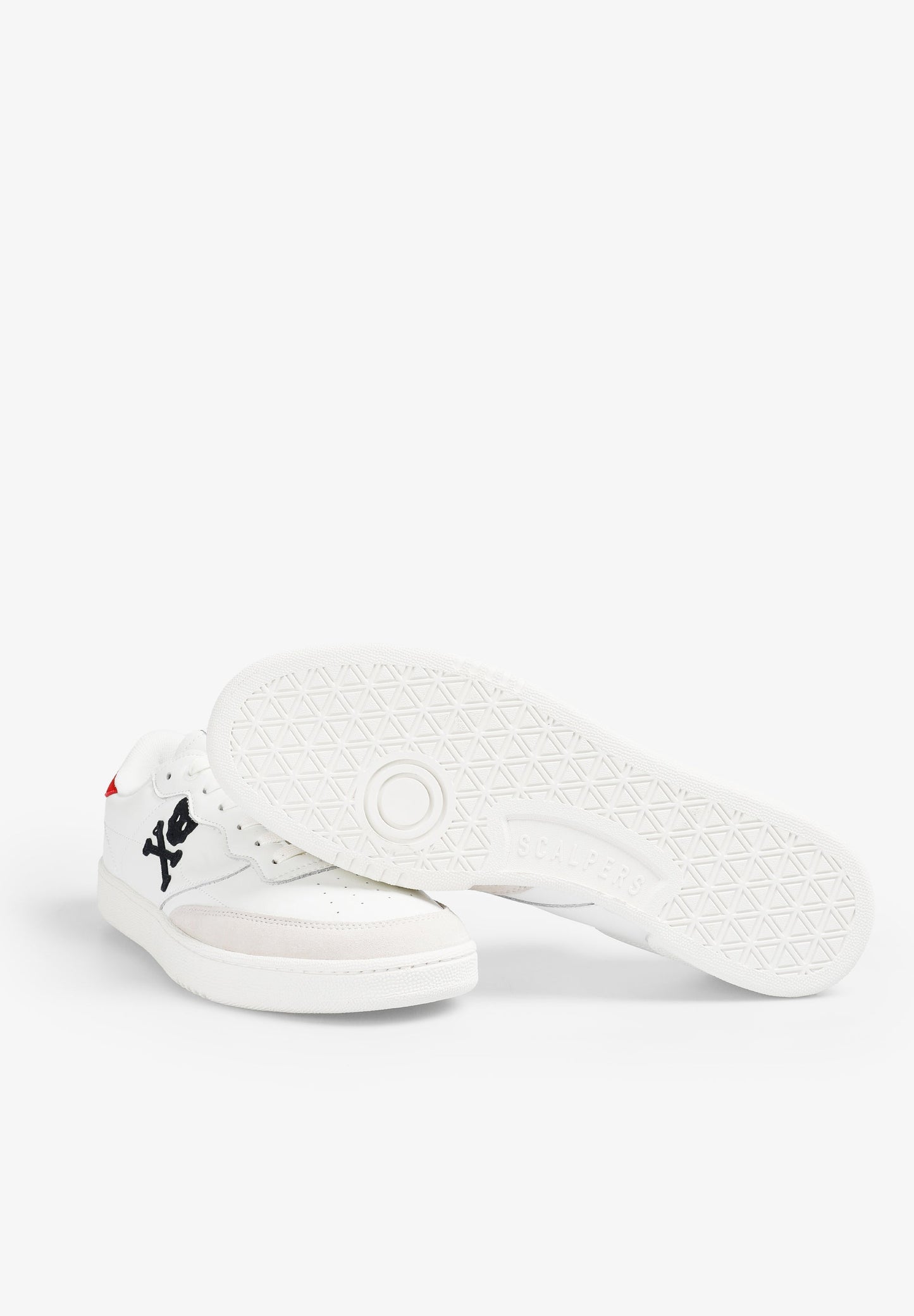 SNEAKER AUS LEDER MIT TOTENKOPF