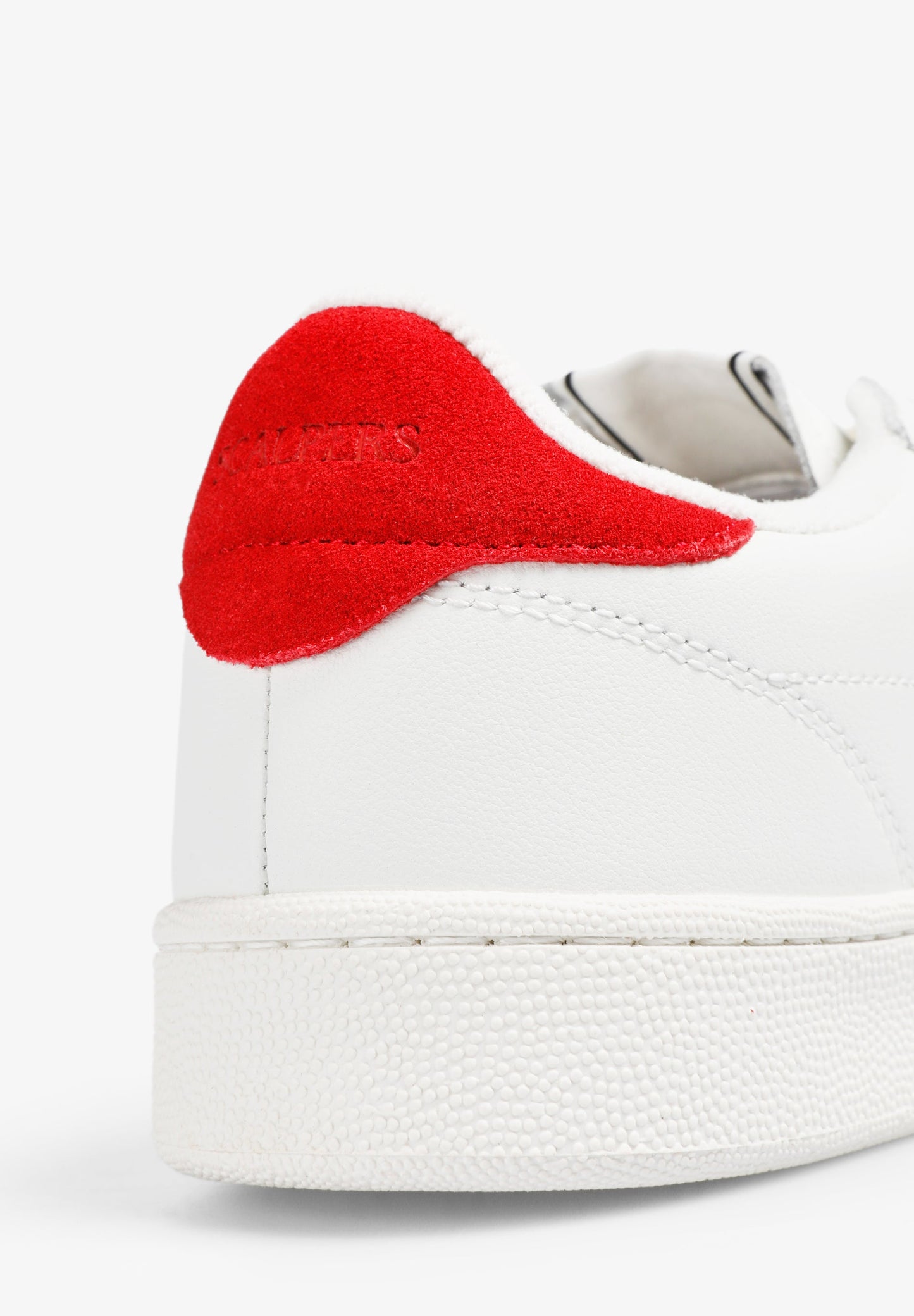 SNEAKER AUS LEDER MIT TOTENKOPF