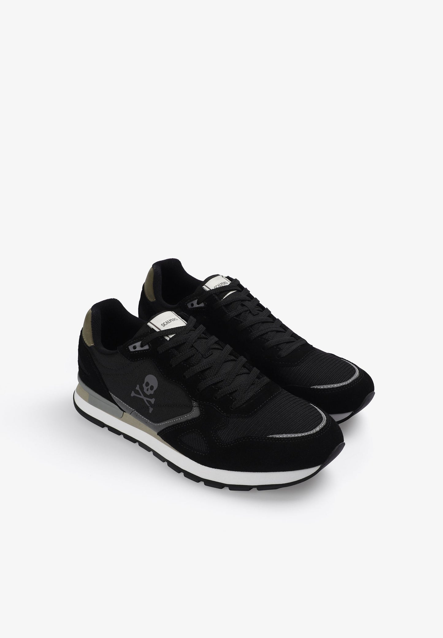 LEDERSNEAKER MIT TOTENKOPF