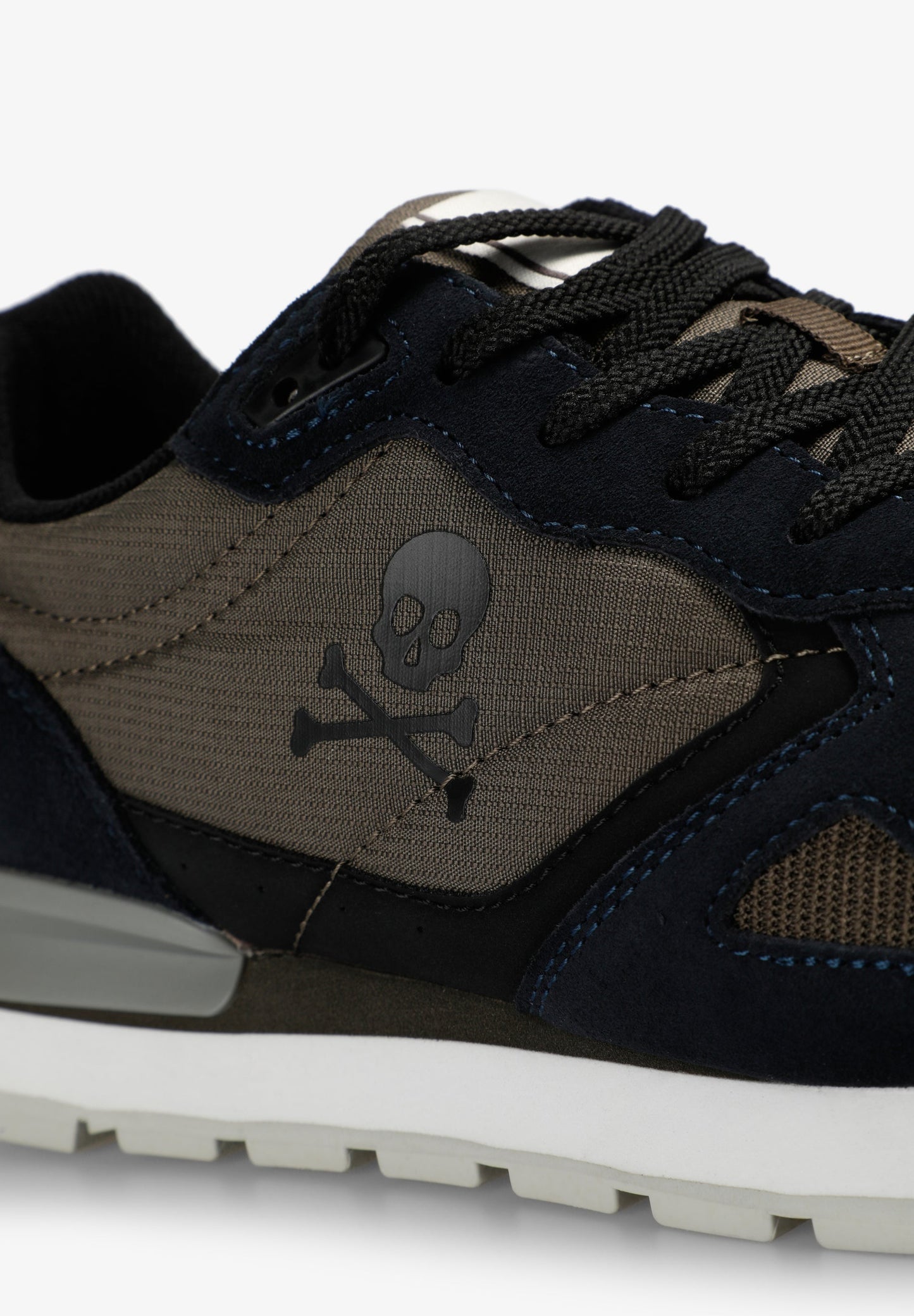 LEATHER SKULL SNEAKERS