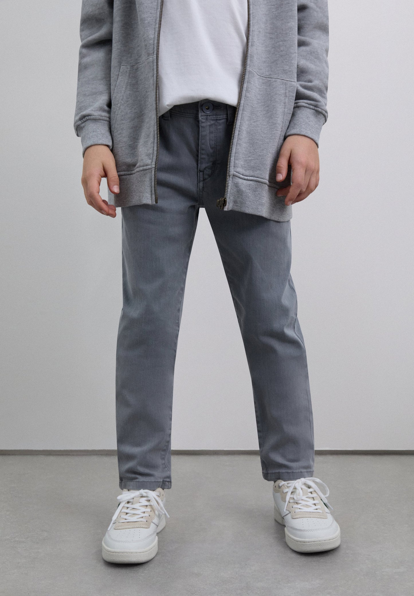 BASIC CHINO TROUSERS