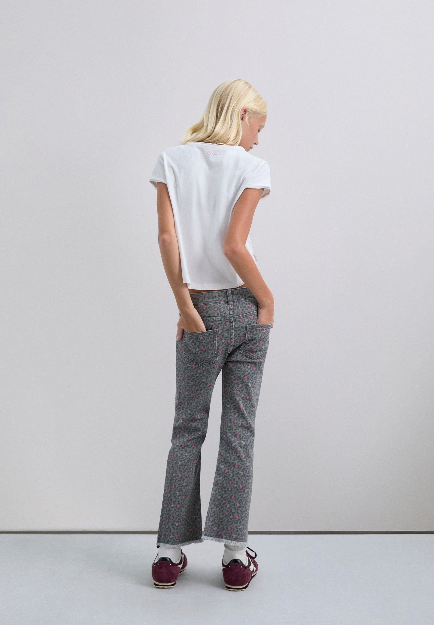 PANTALÓN FLARE ESTAMPADO