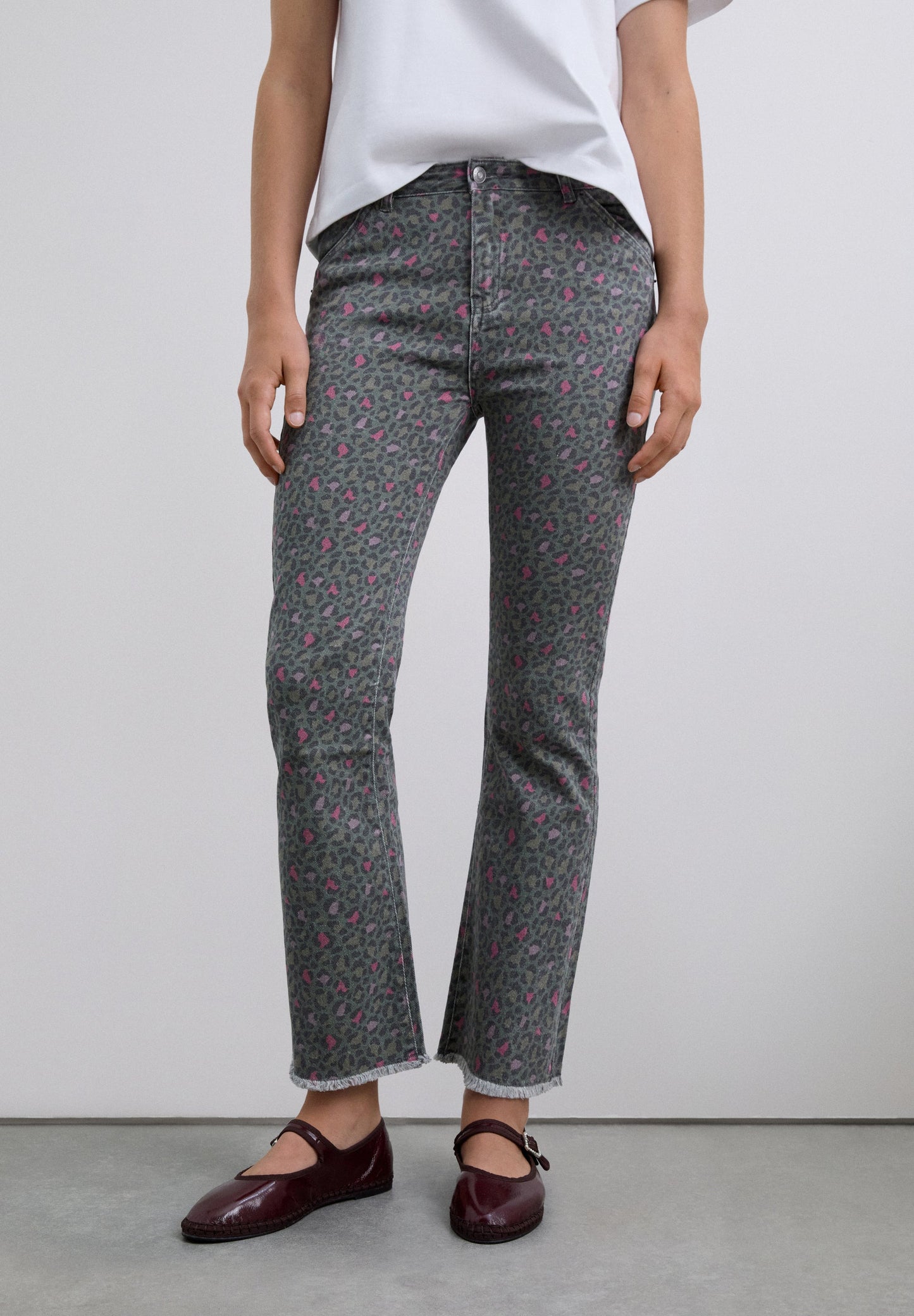 PANTALÓN FLARE ESTAMPADO