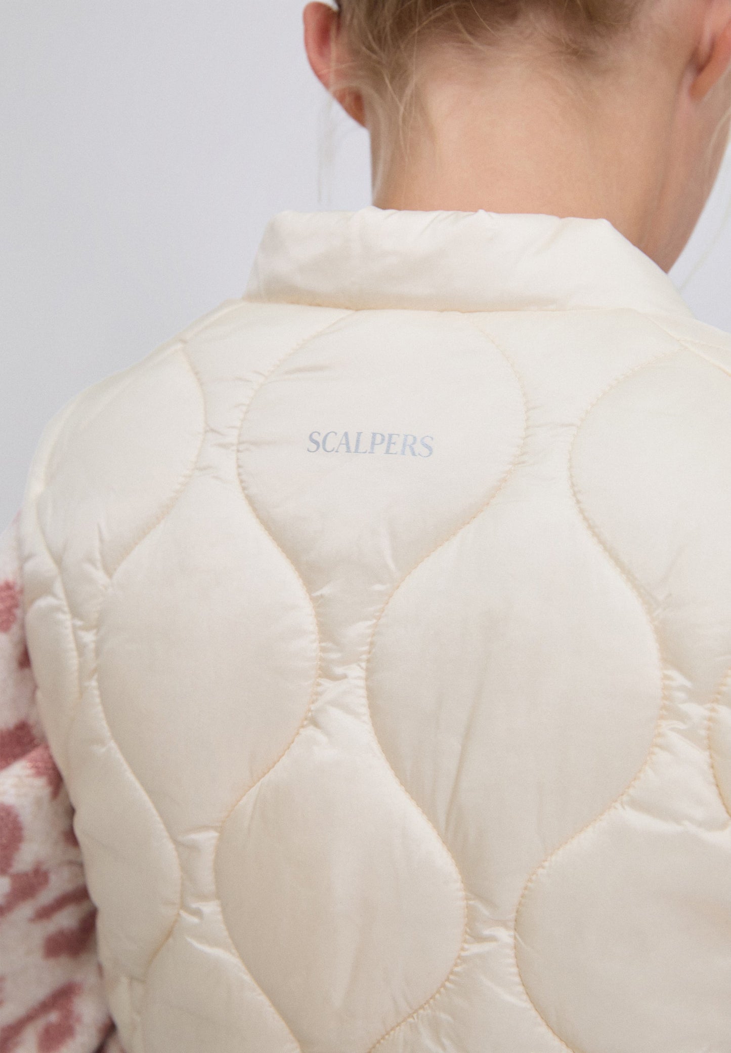 STEPPWESTE MIT TOTENKOPF