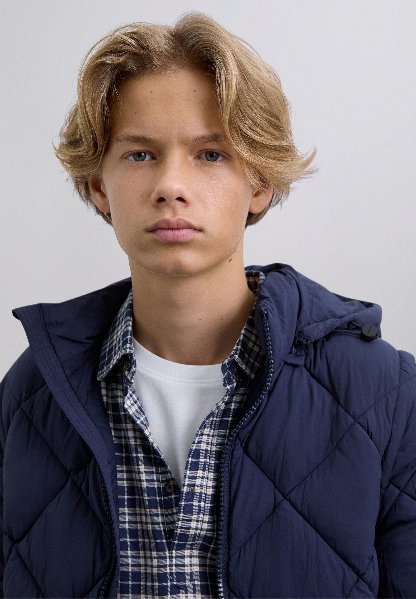 STEPPJACKE MIT ABNEHMBAREM DETAIL