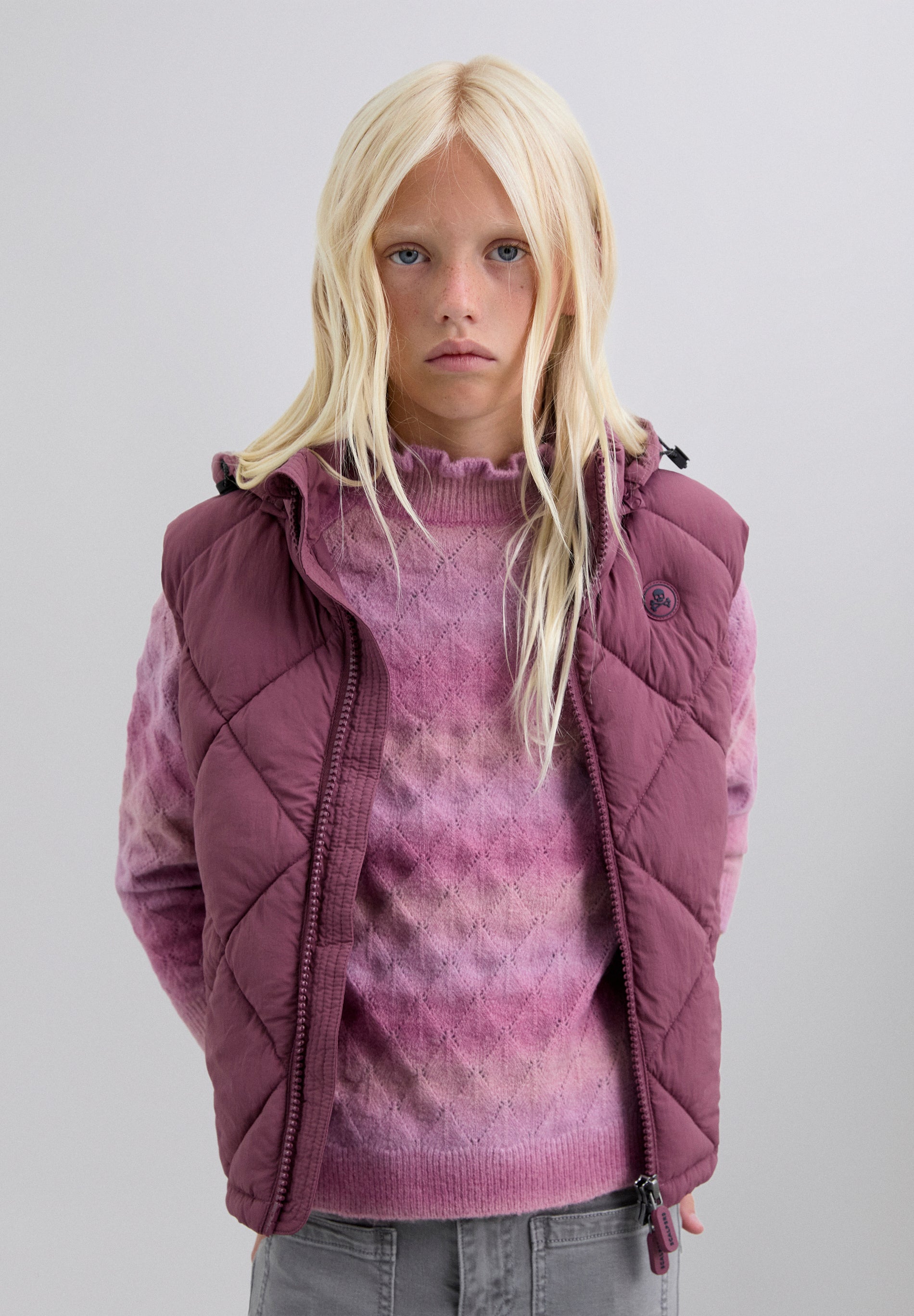 STEPPWESTE MIT KAPUZE UND TOTENKOPF