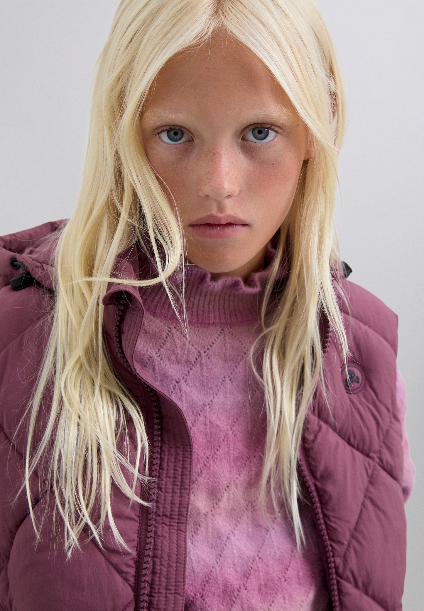 DOUDOUNE SANS MANCHES CAPUCHE SKULL