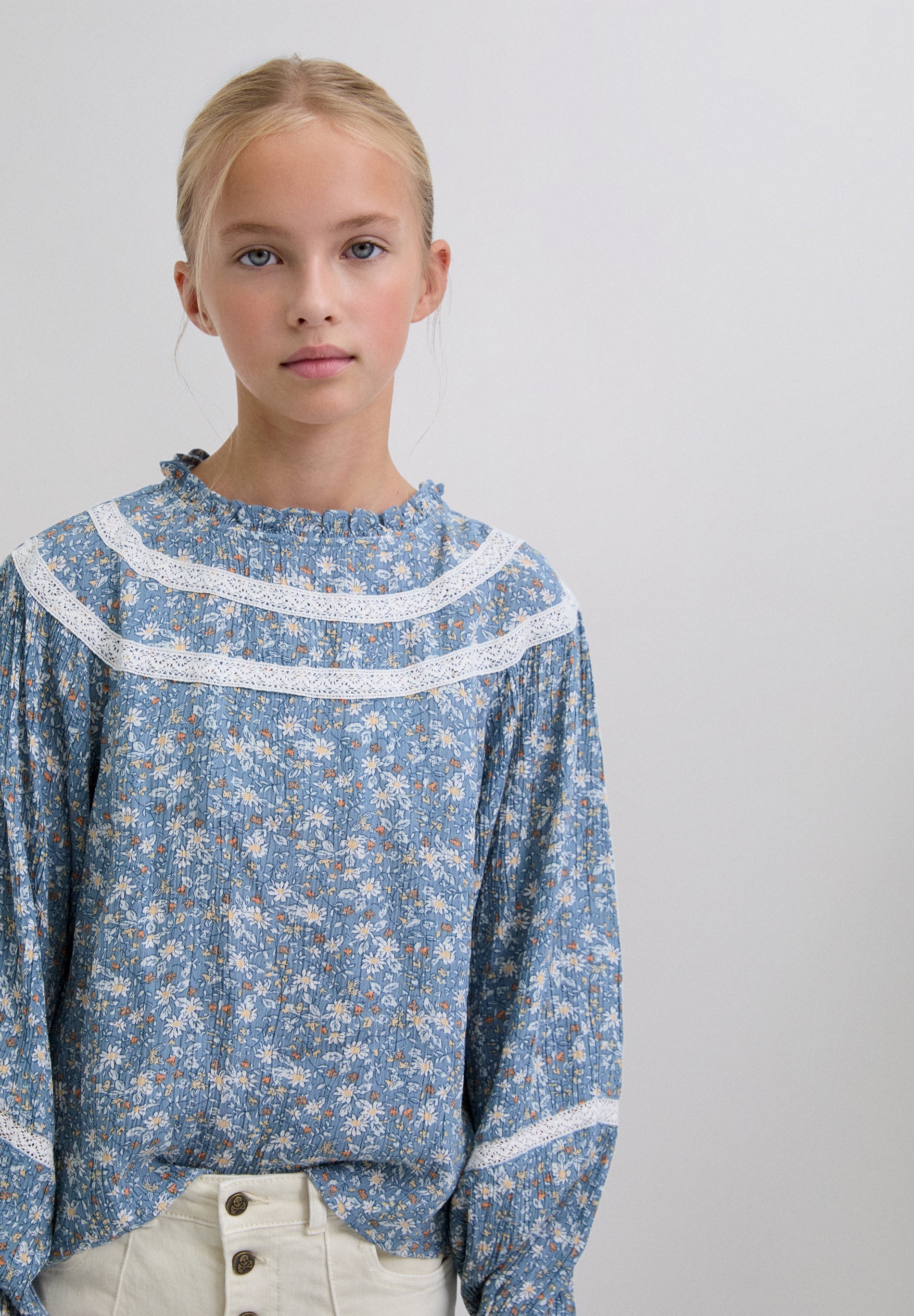 BLUSE MIT FARBLICH ABGESETZTEM PRINT