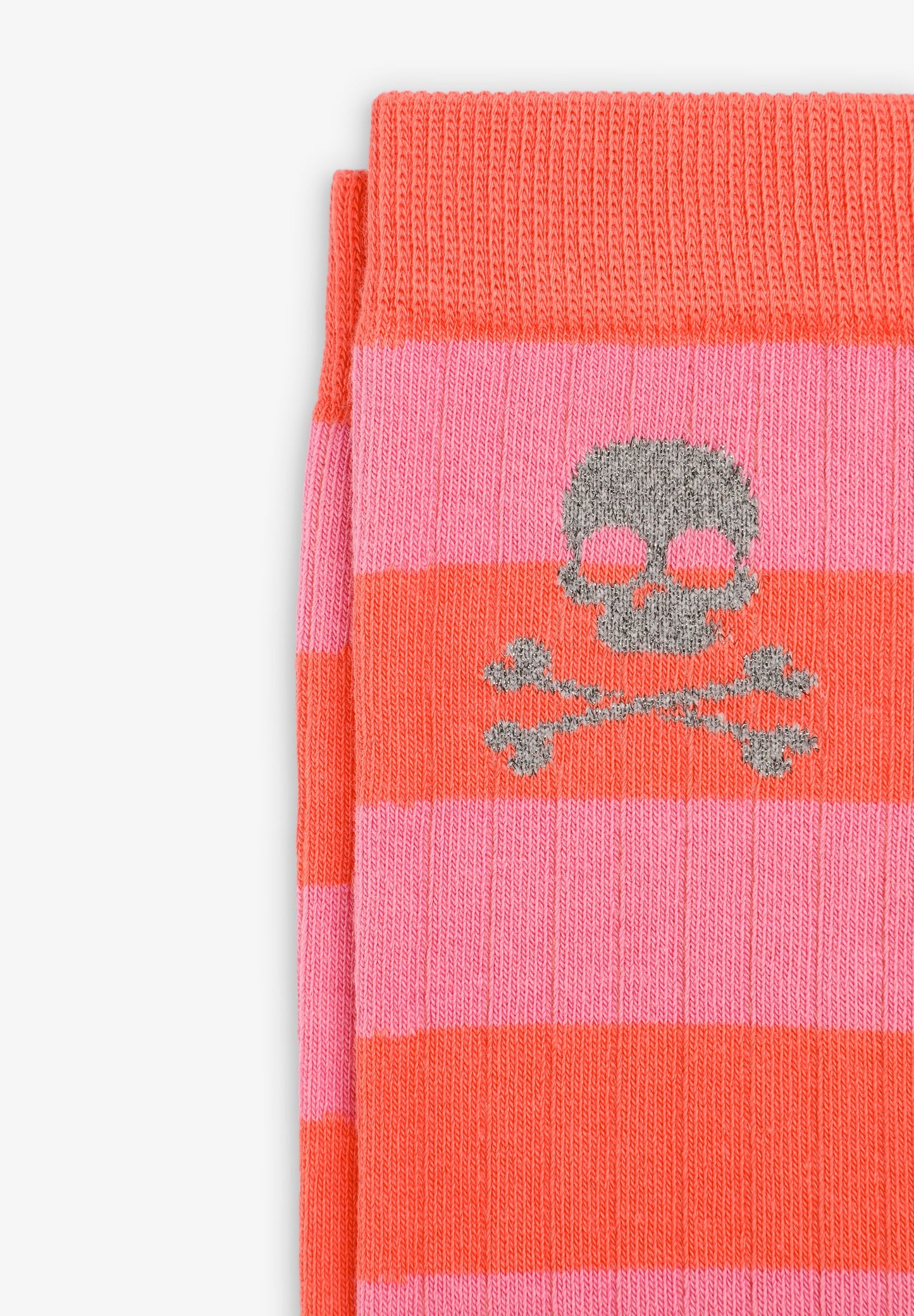 GESTREIFTE SOCKEN MIT TOTENKOPF