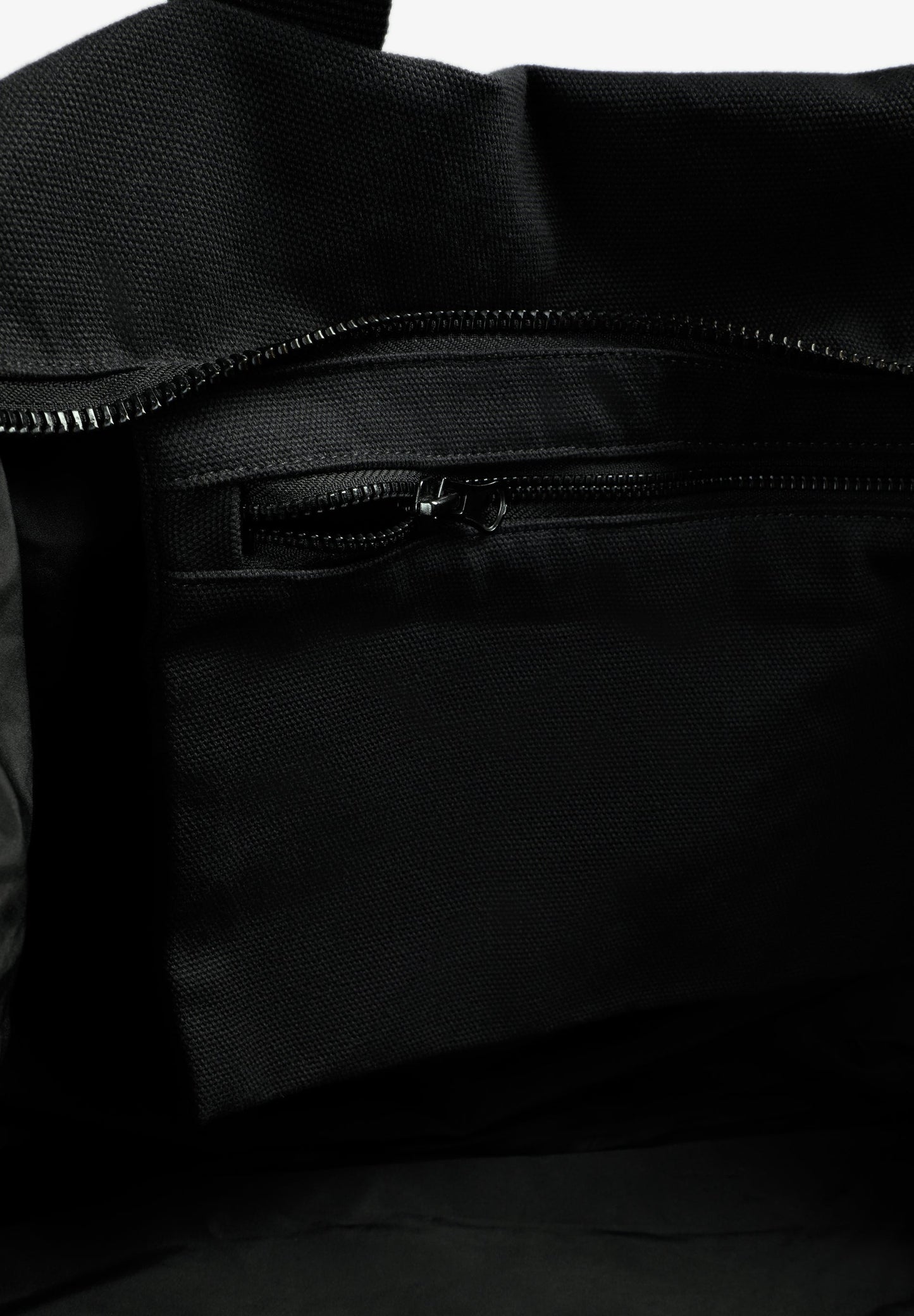 TASCHE MIT TOTENKOPFPRINT