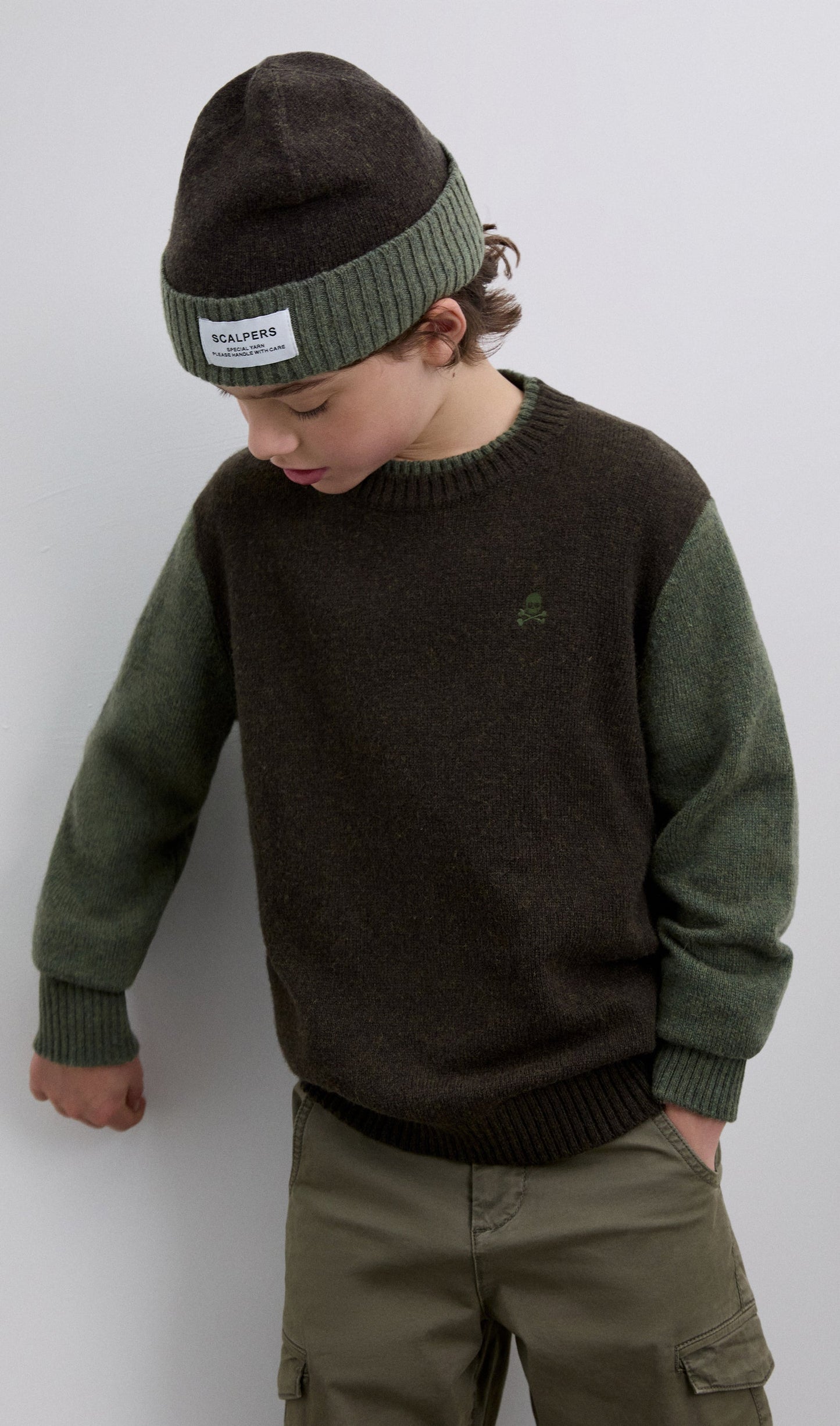 PULL MAILLE CONTRASTANT