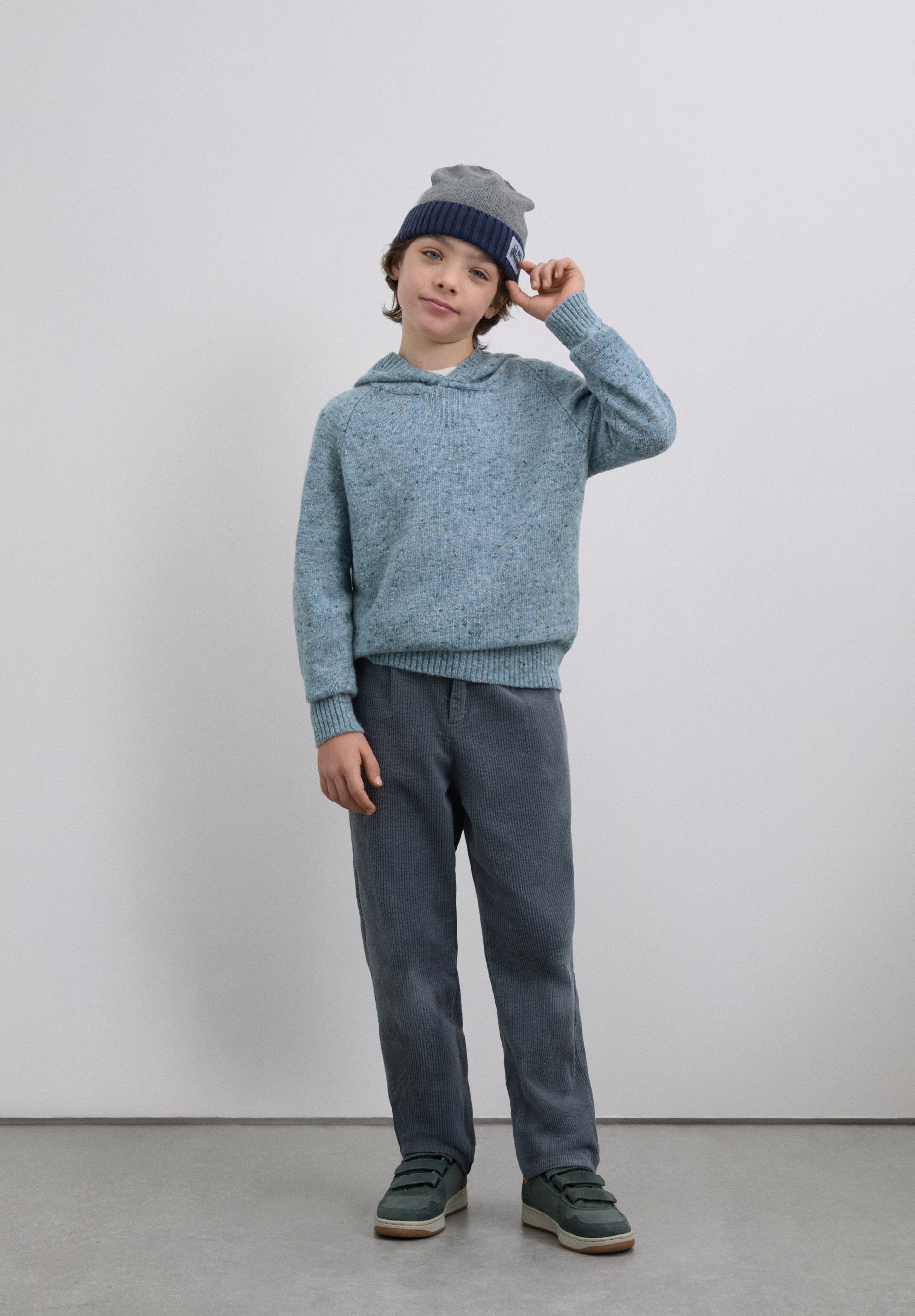 BASIC KNIT SWEATER WITH SKULL