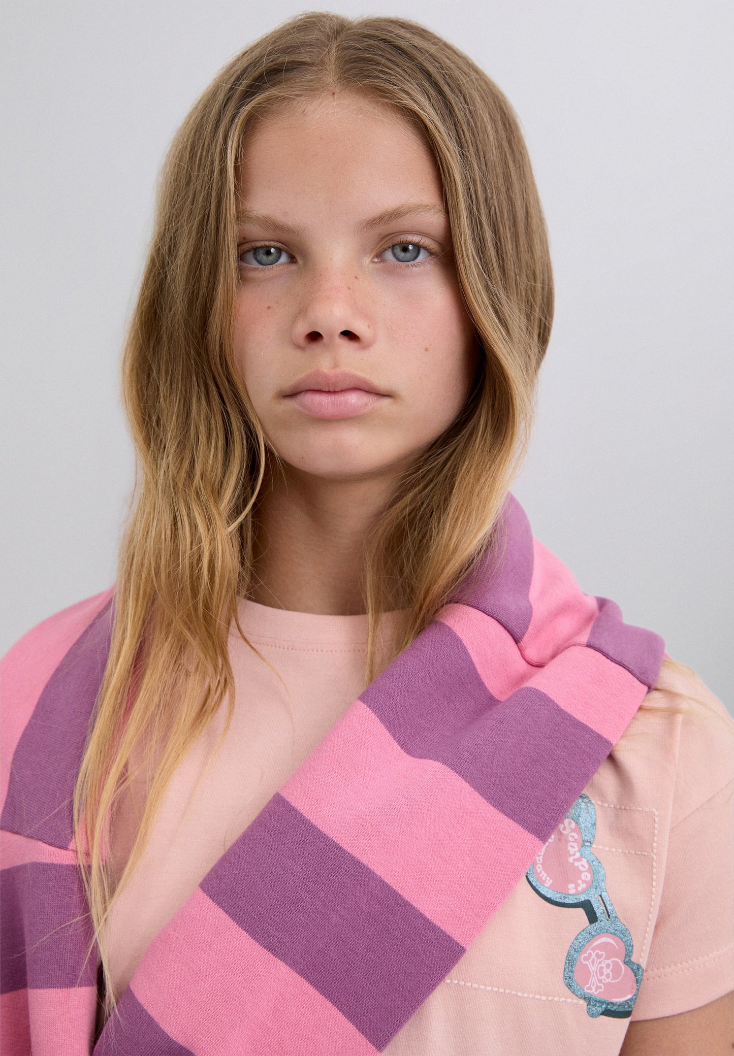 T-SHIRT IMPRIMÉ DANS LE DOS