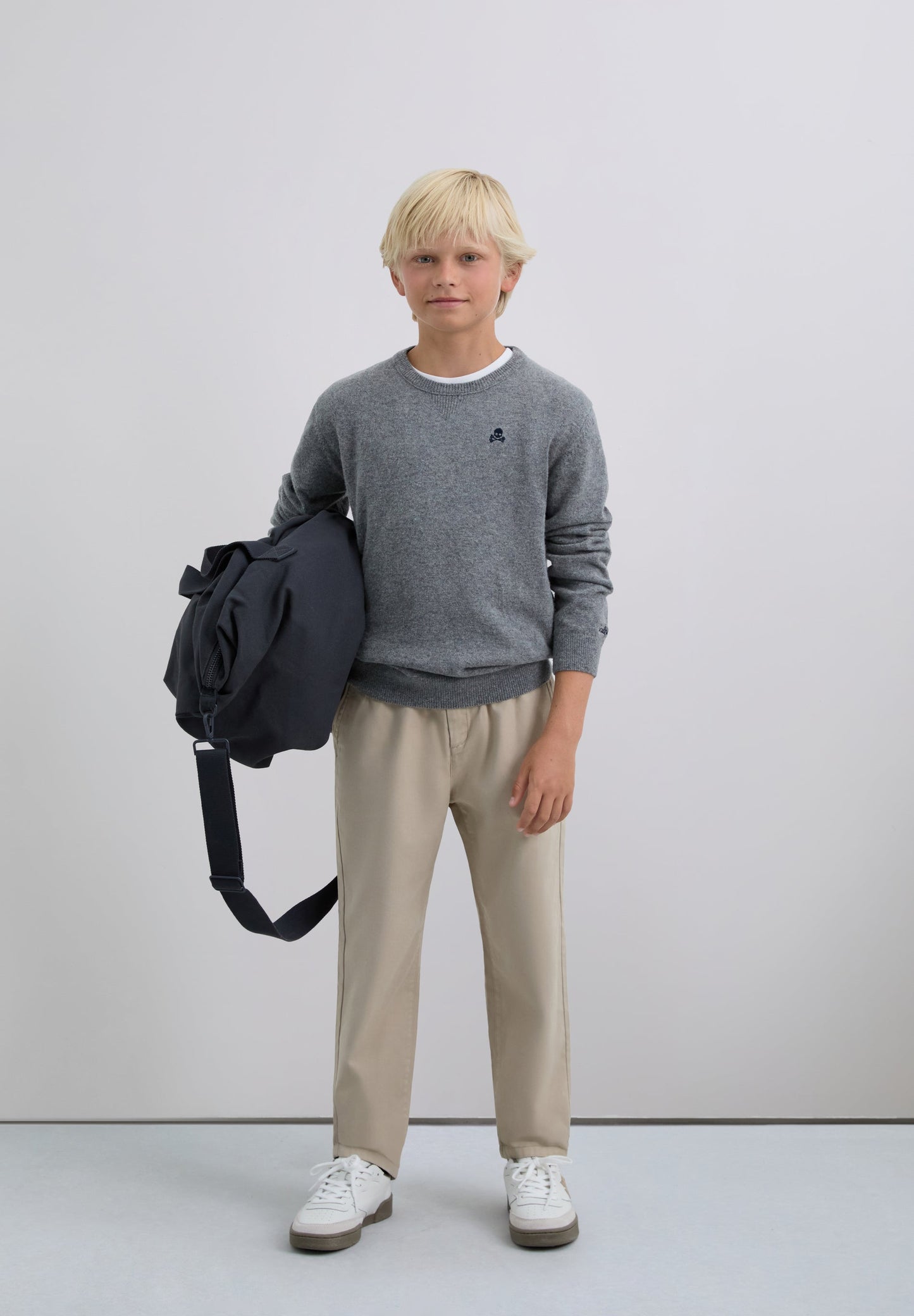 WOLLEN TRUI DOODSHOOFD