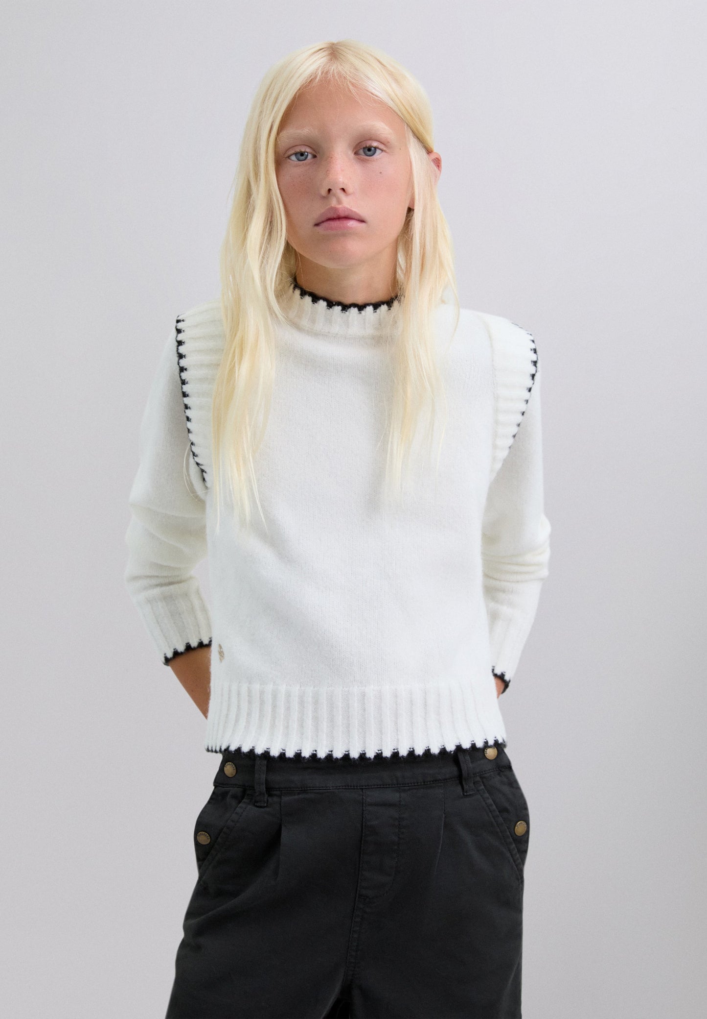 PULL MAILLE CONTRASTANT