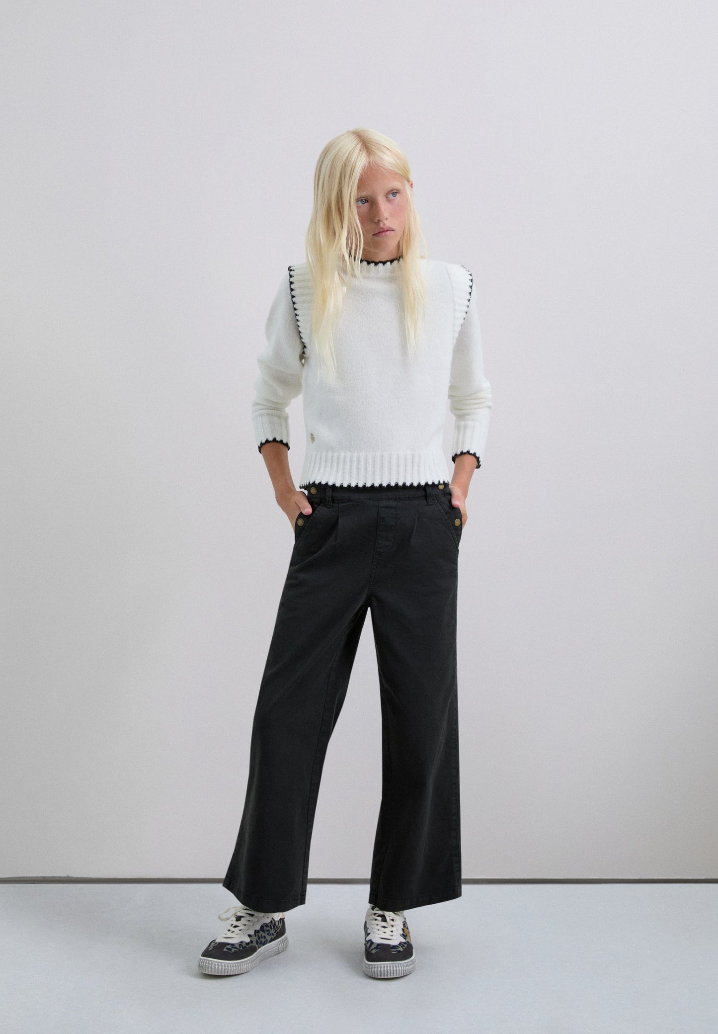 PULL MAILLE CONTRASTANT