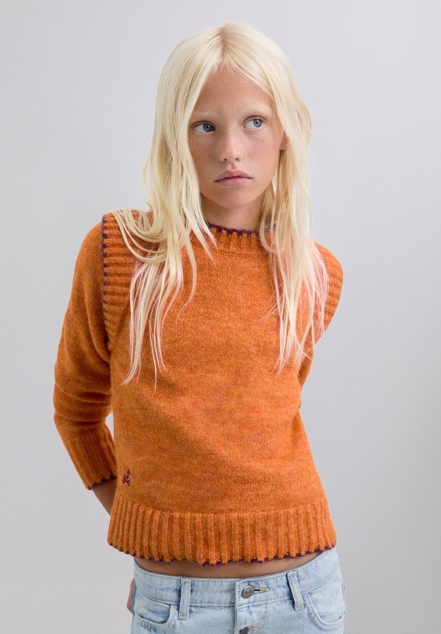 PULL MAILLE CONTRASTANT