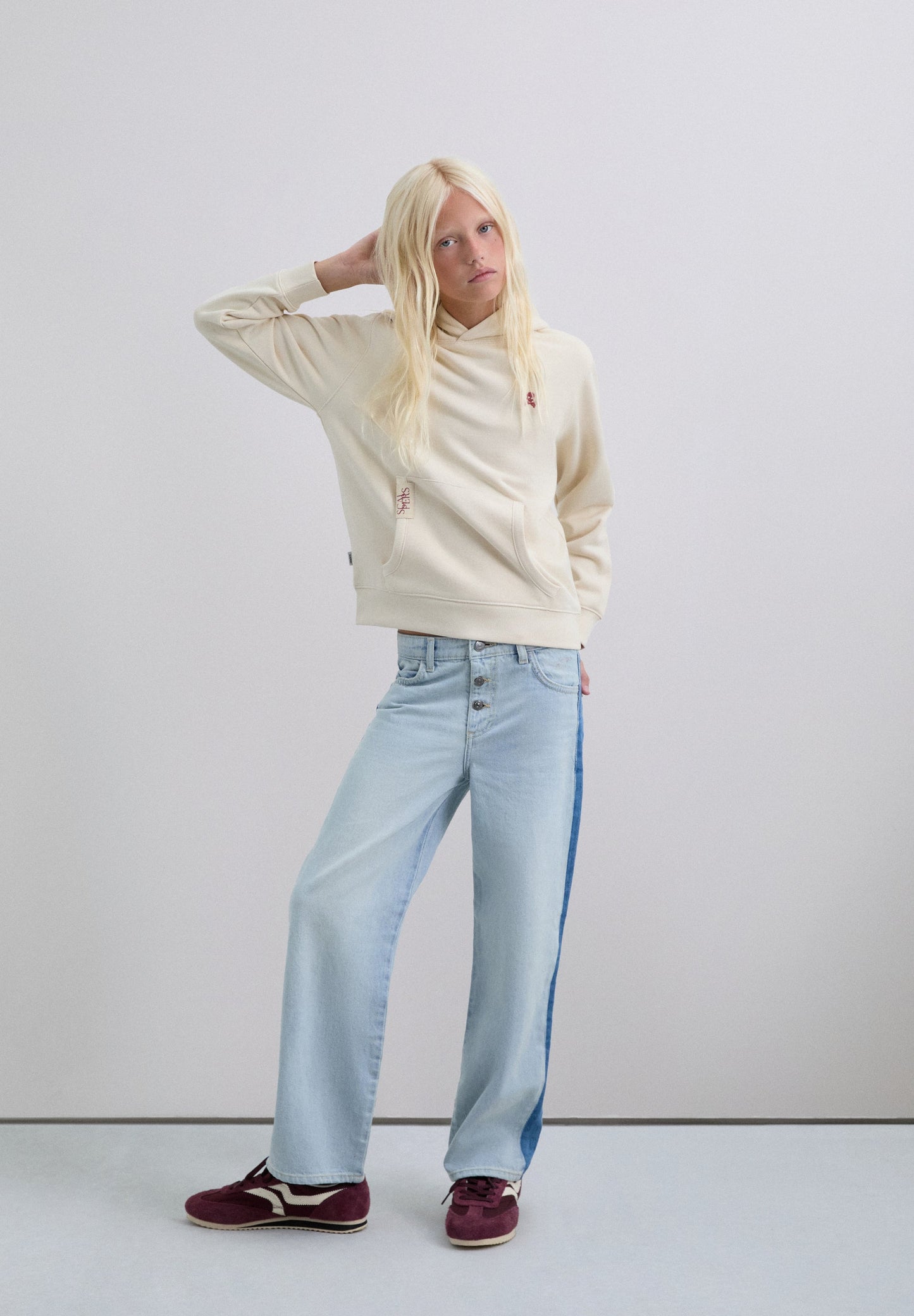 SWEAT CAPUCHE SKULL BRODERIE