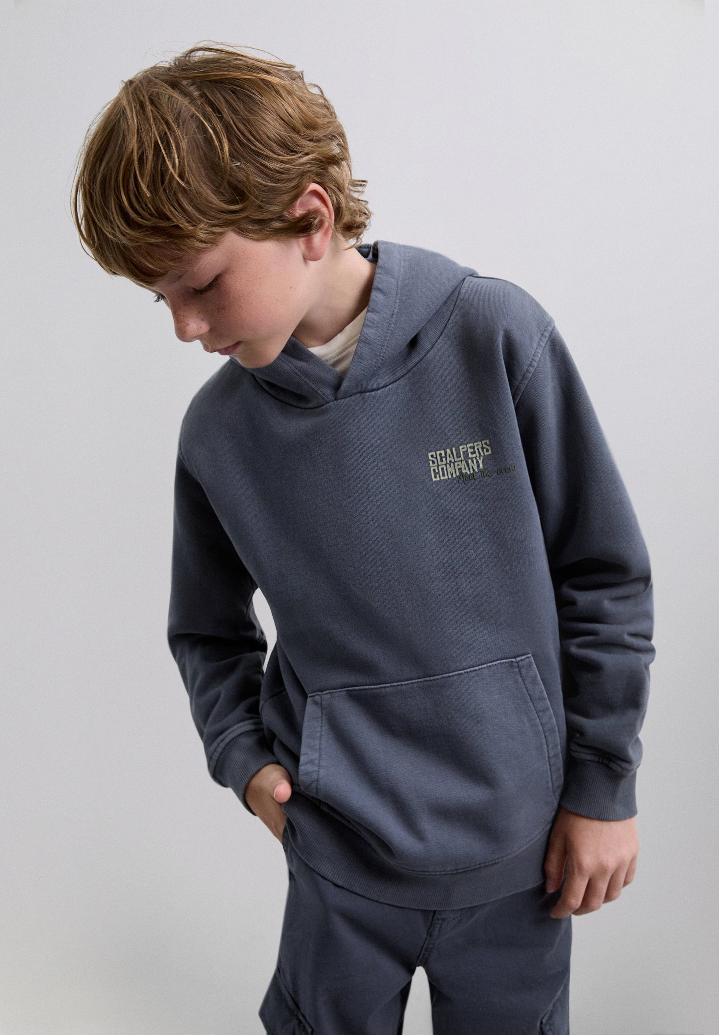 HOODY MIT TOTENKOPF-PRINT