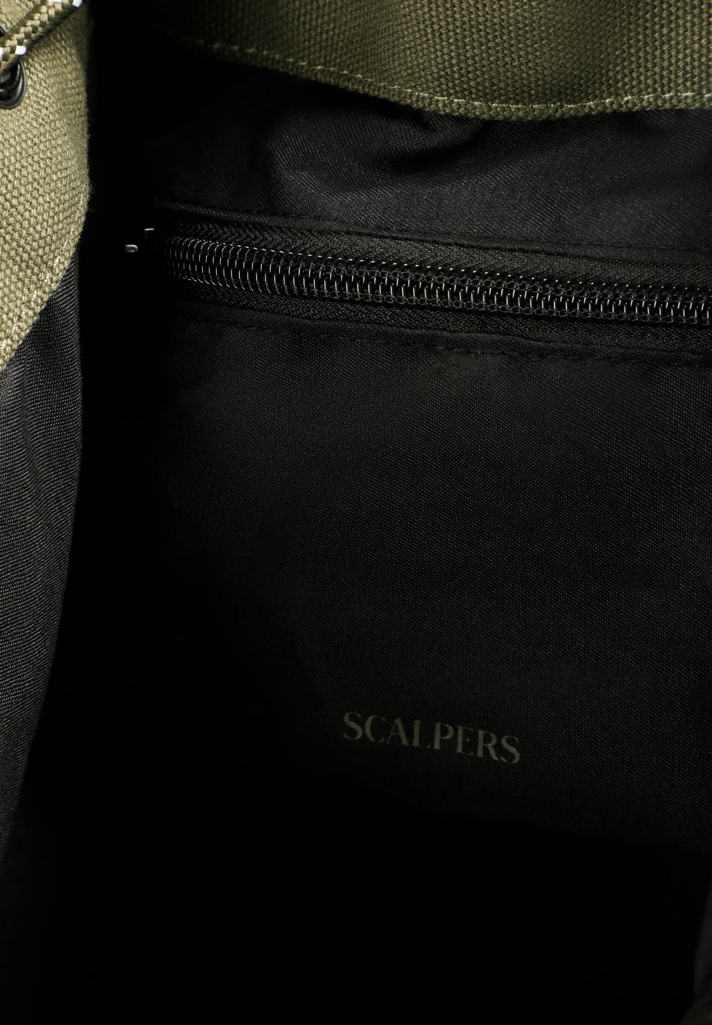 TASCHE MIT DOPPELTEN TRAGEGURTEN UND LOGO