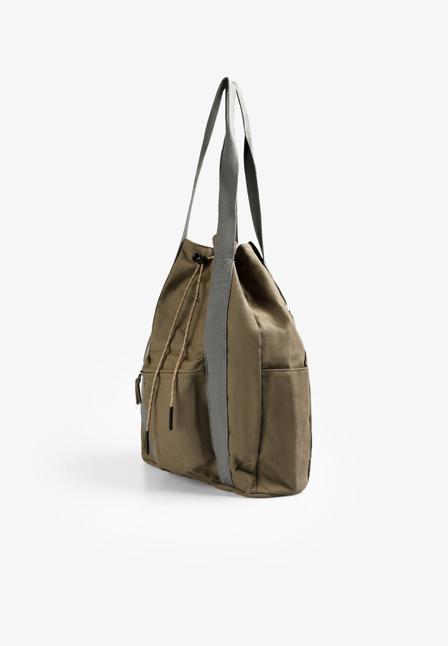 TASCHE MIT DOPPELTEN TRAGEGURTEN UND LOGO