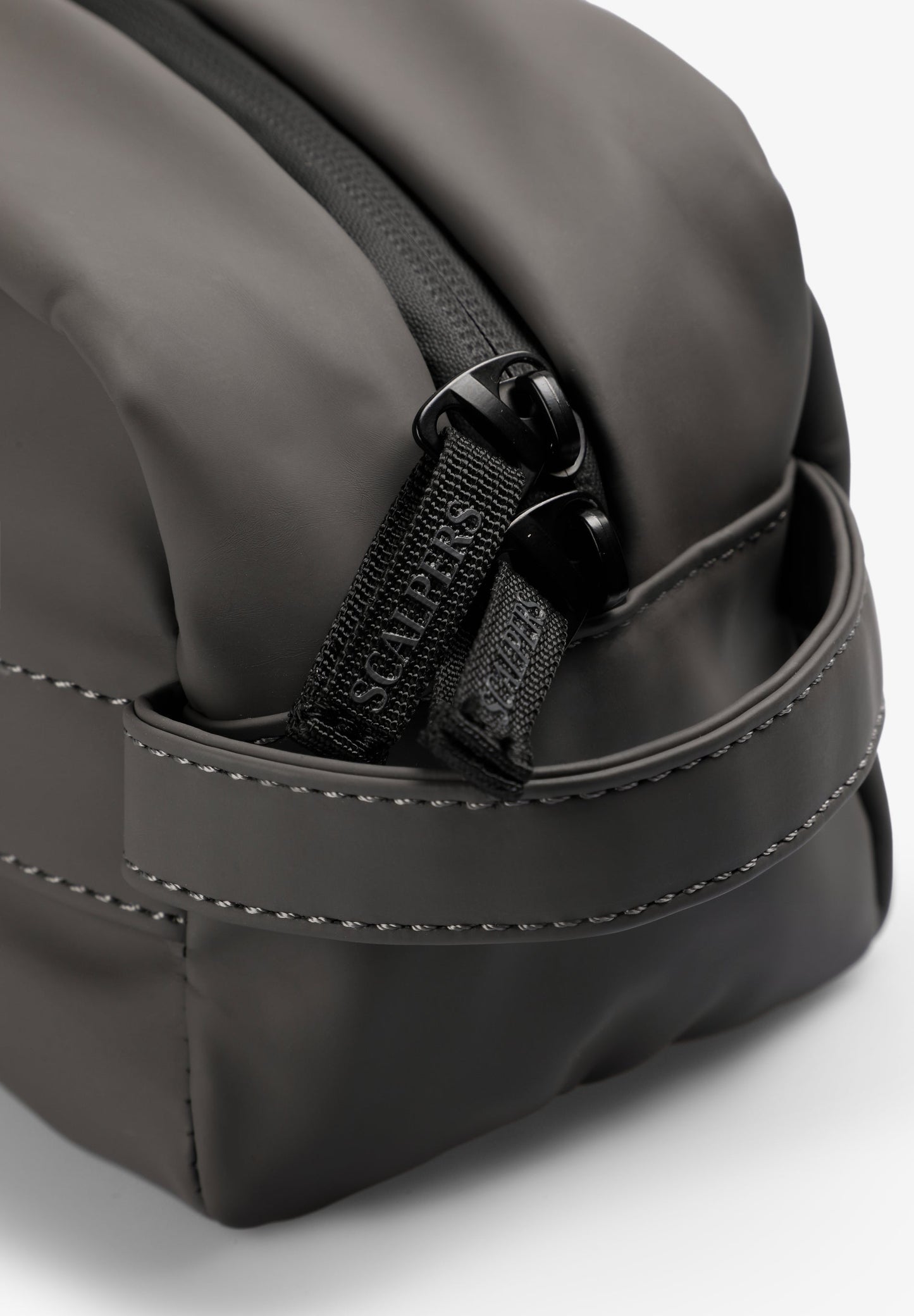 REFLECTIVE LOGO TOILETRY BAG