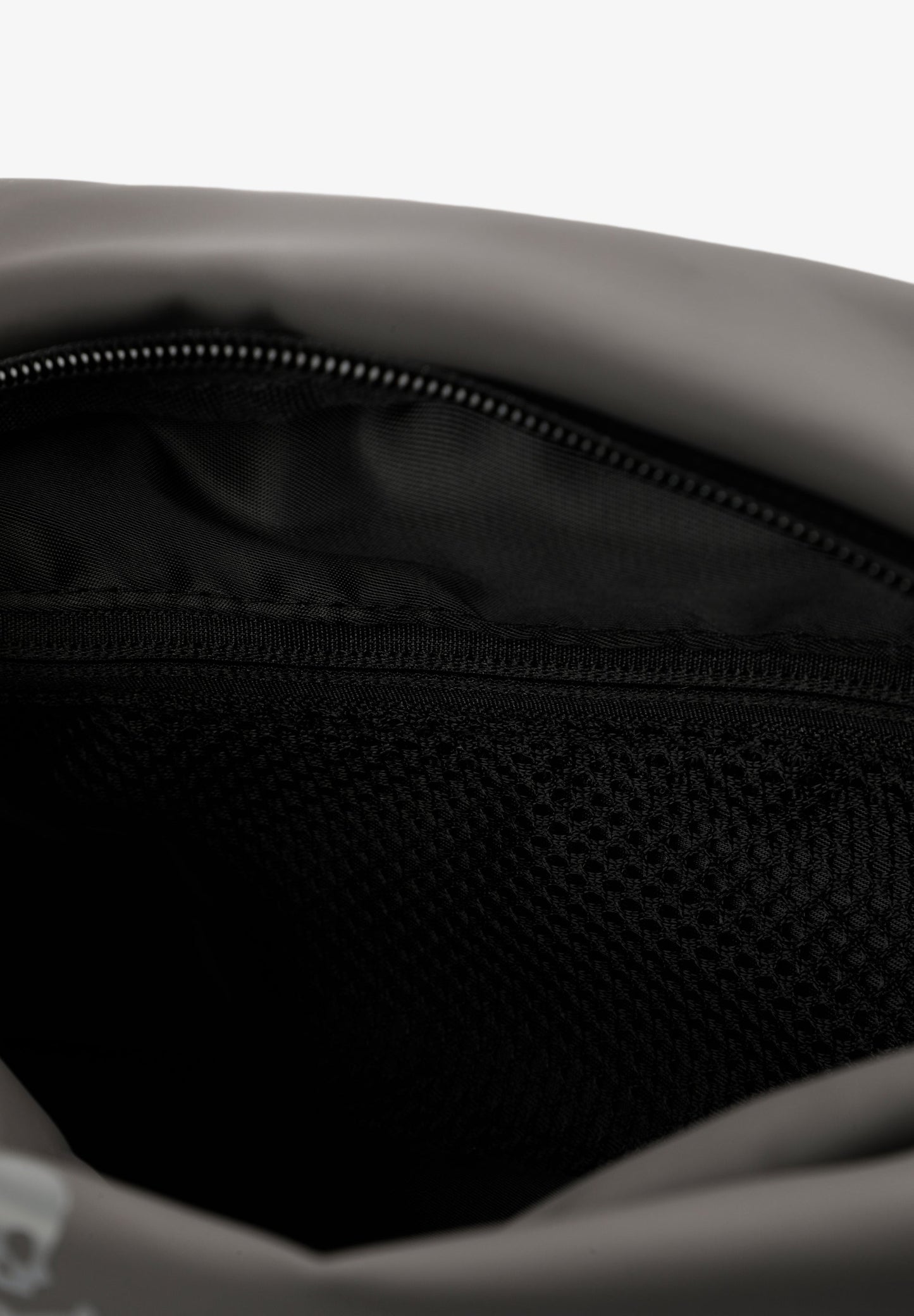 REFLECTIVE LOGO TOILETRY BAG