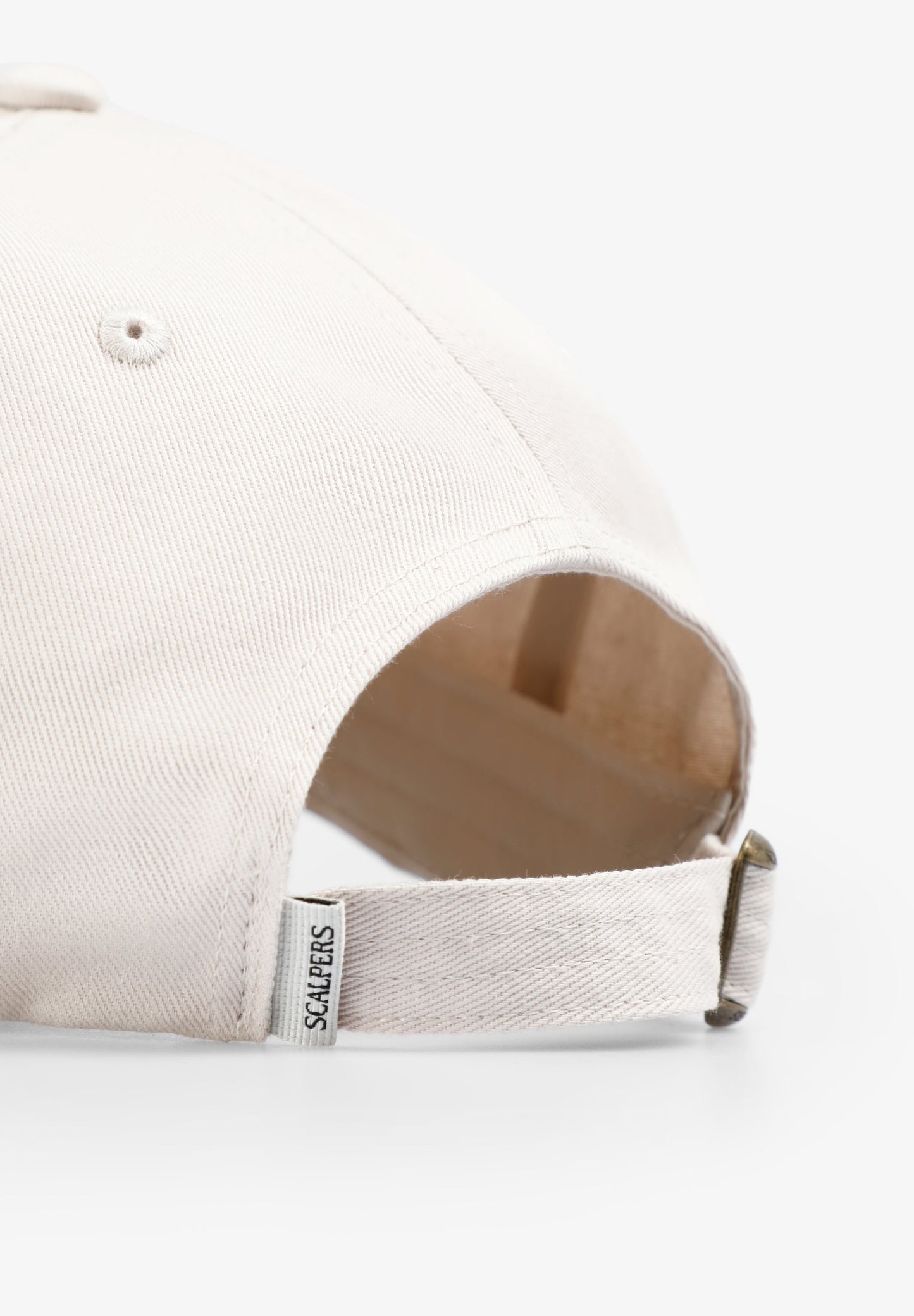 CASQUETTE BRODÉE CONTRASTANTE