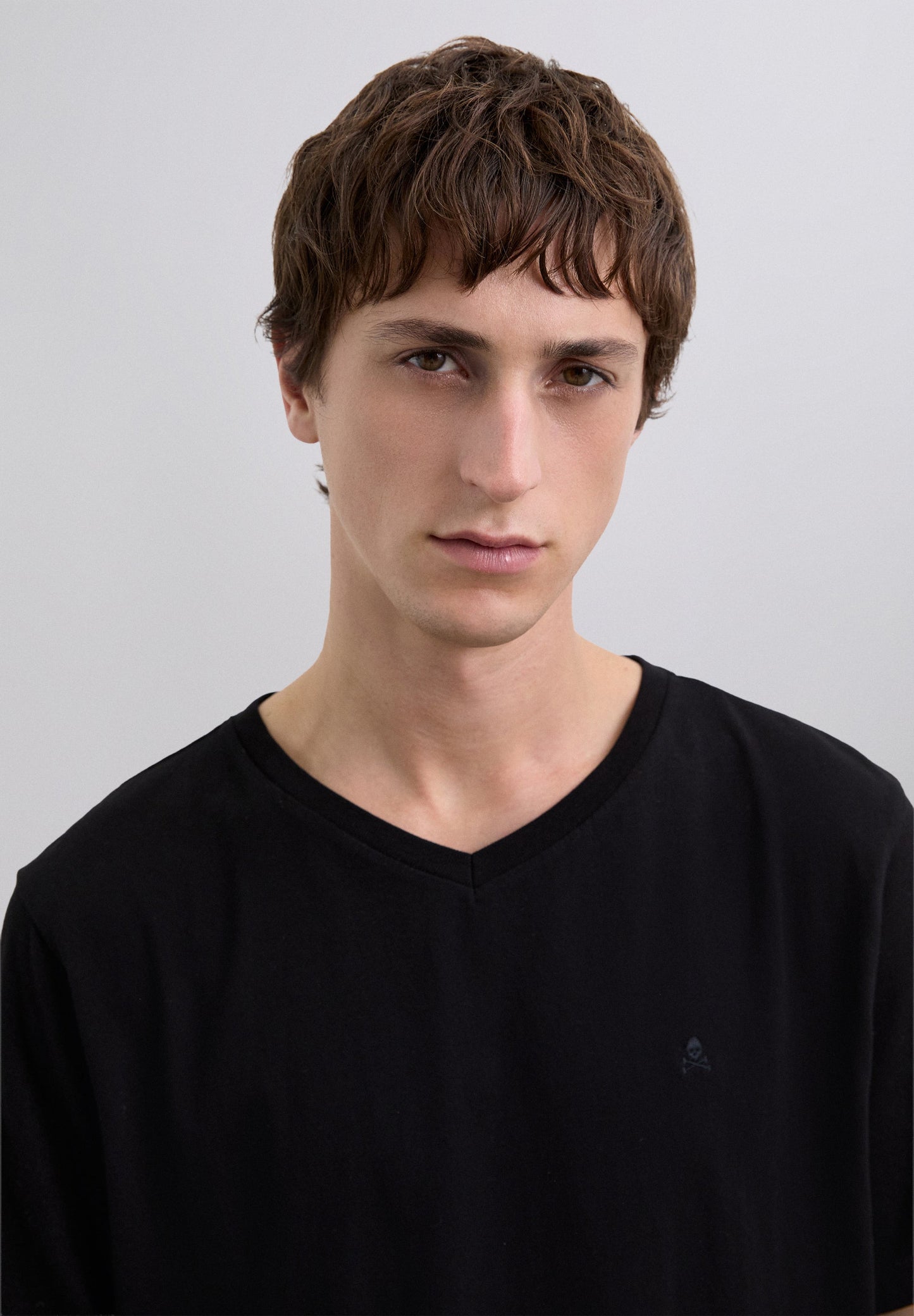 EMBROIDERED SKULL T-SHIRT