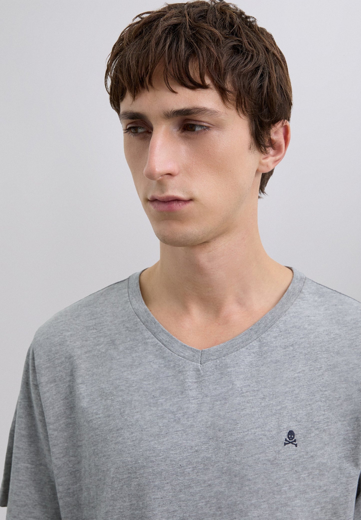 EMBROIDERED SKULL T-SHIRT