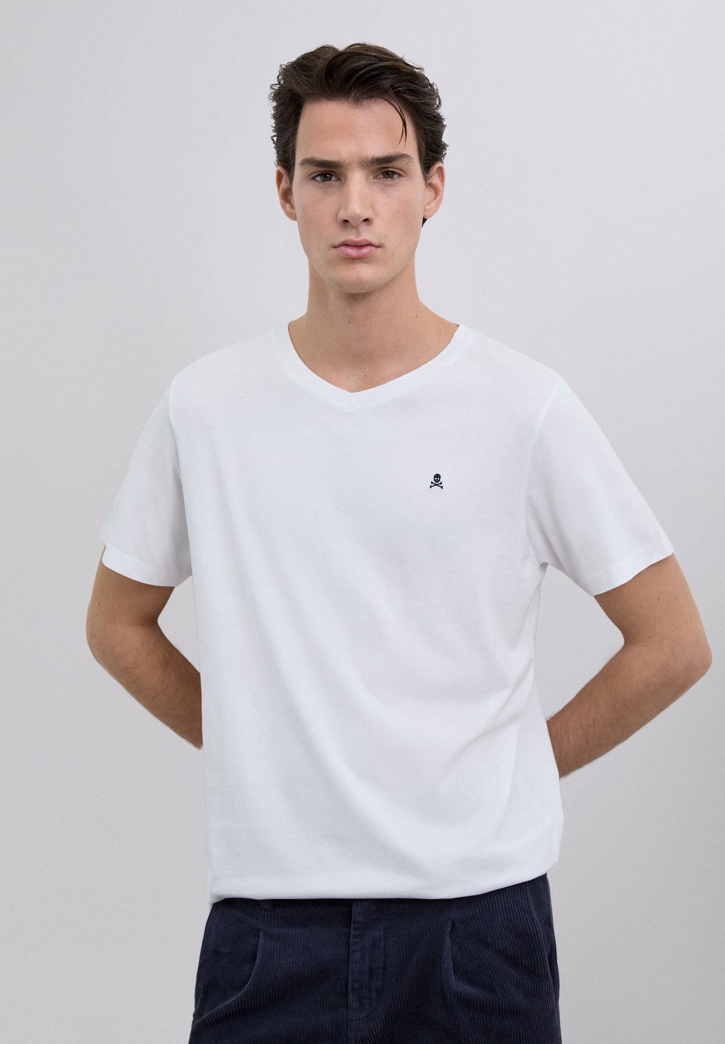 EMBROIDERED SKULL T-SHIRT