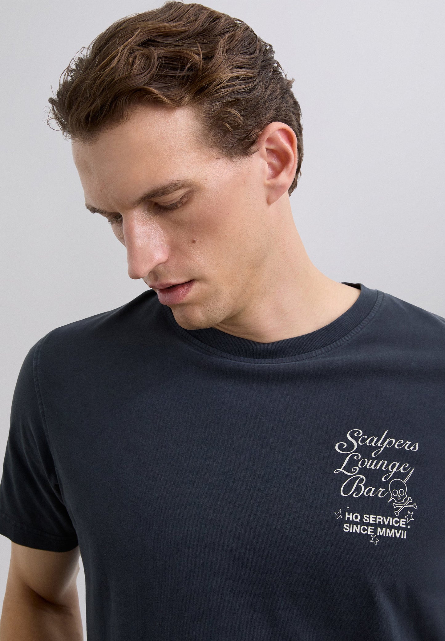 CAMISETA PRINT LOUNGE BAR - Scalpers