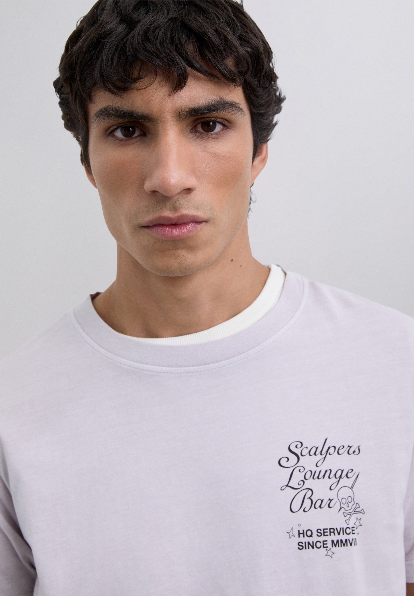 T-SHIRT MIT LOUNGE BAR-PRINT