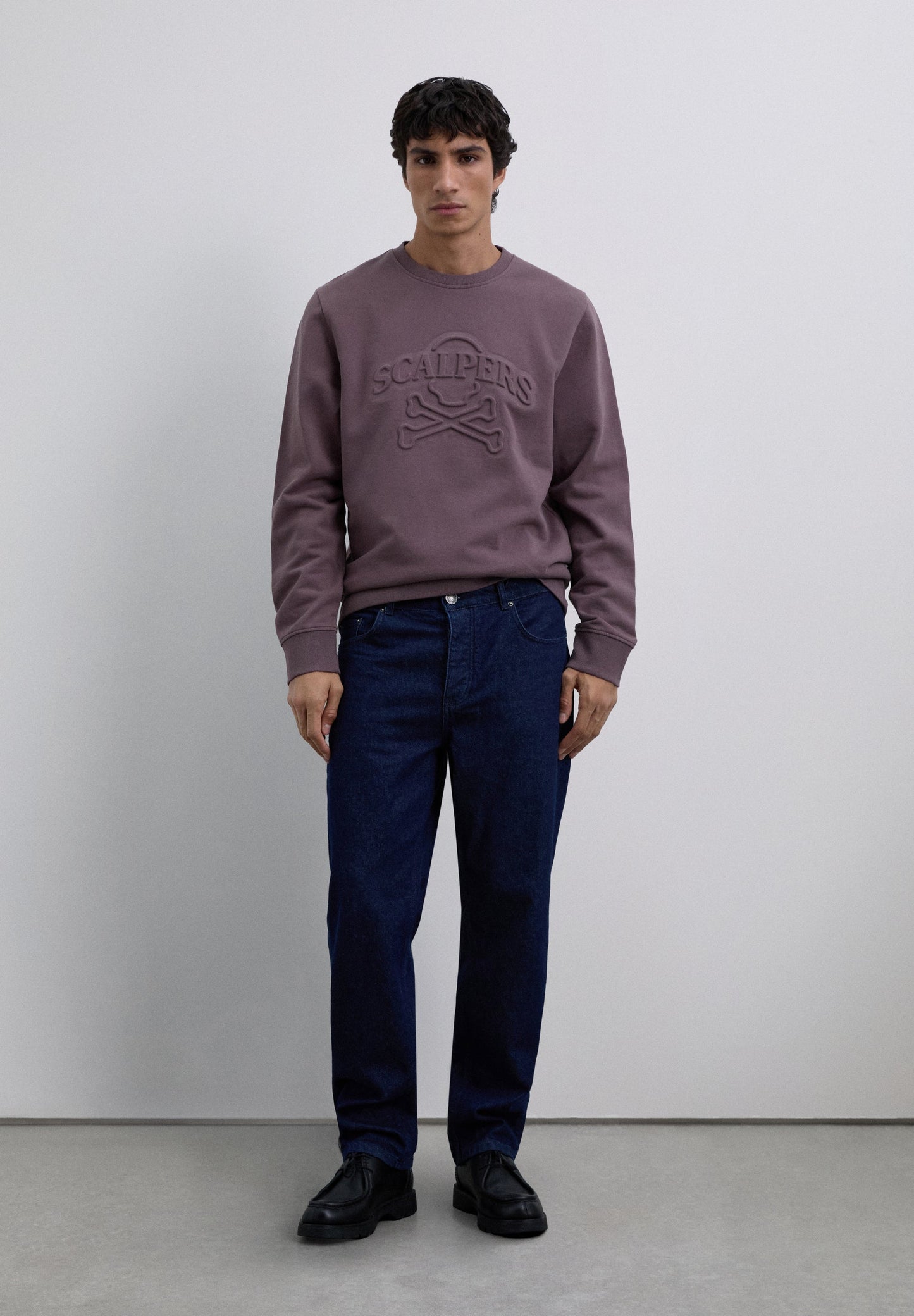SWEATSHIRT WITH RAISED LOGO