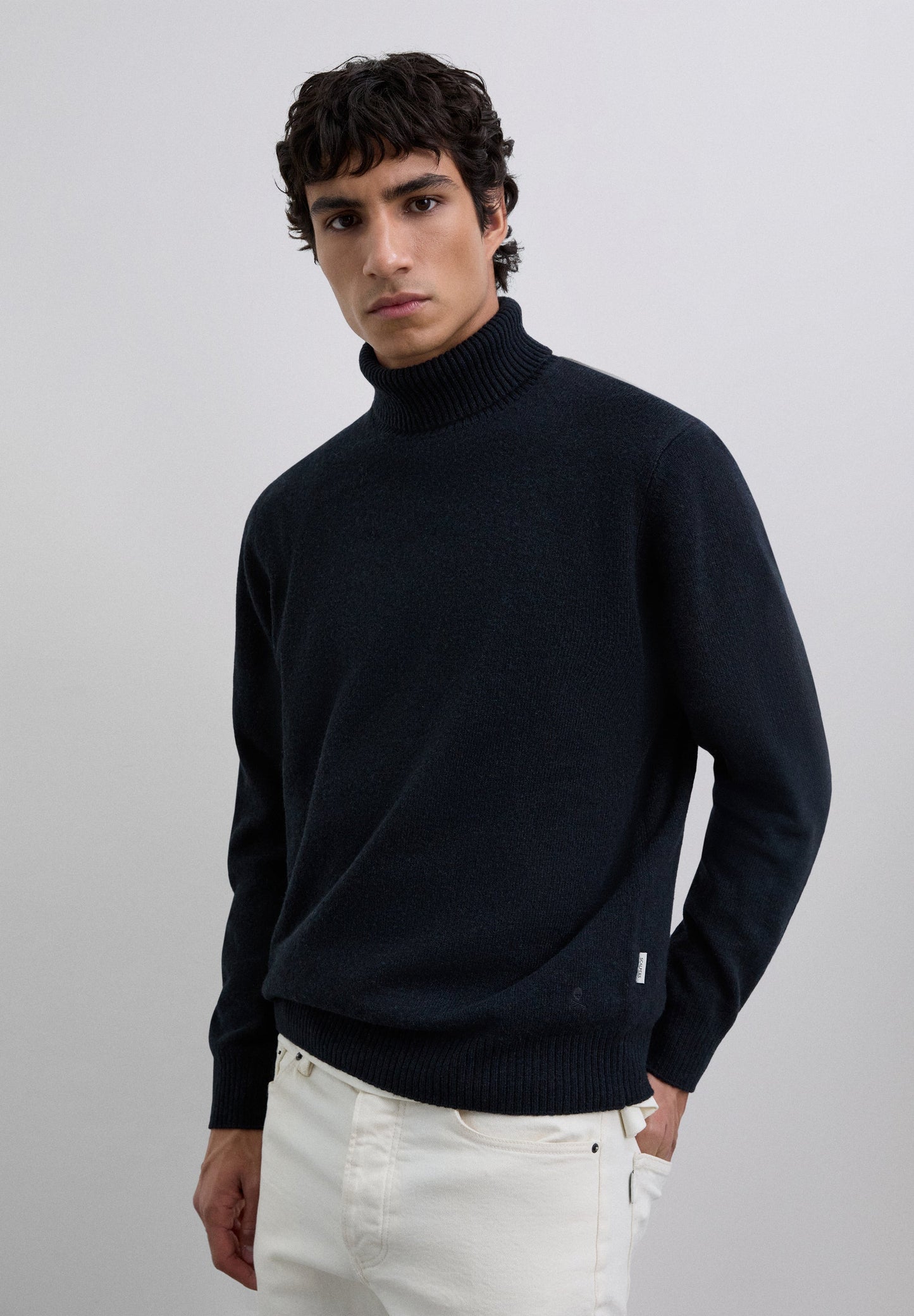 SCWOOLROLL NECK