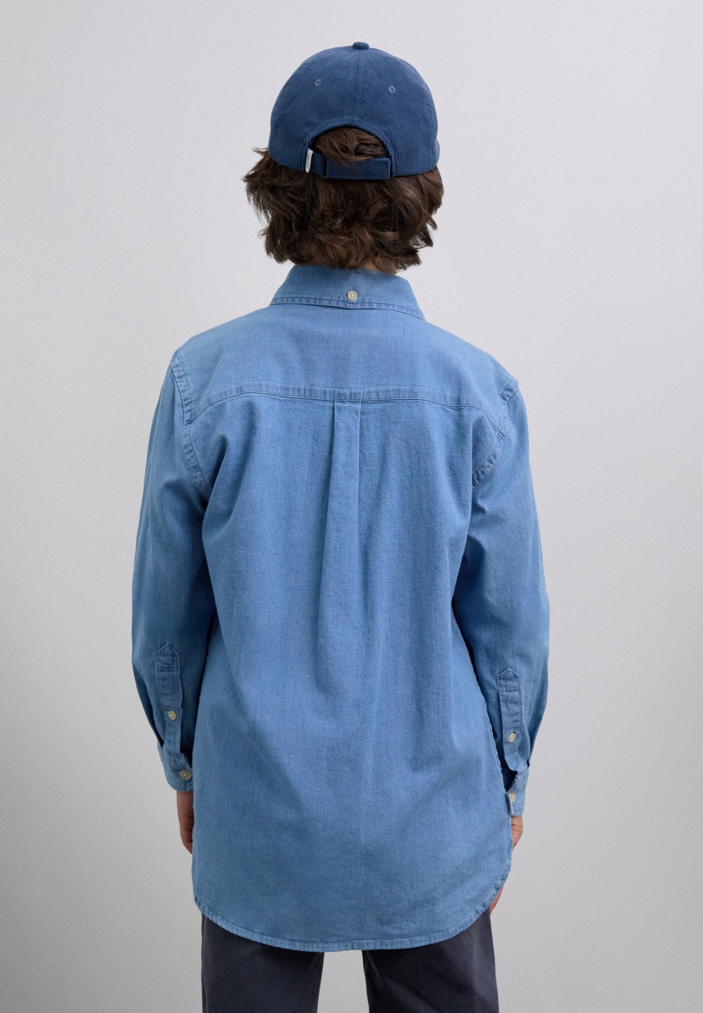 JEANSHEMD MIT TOTENKOPF