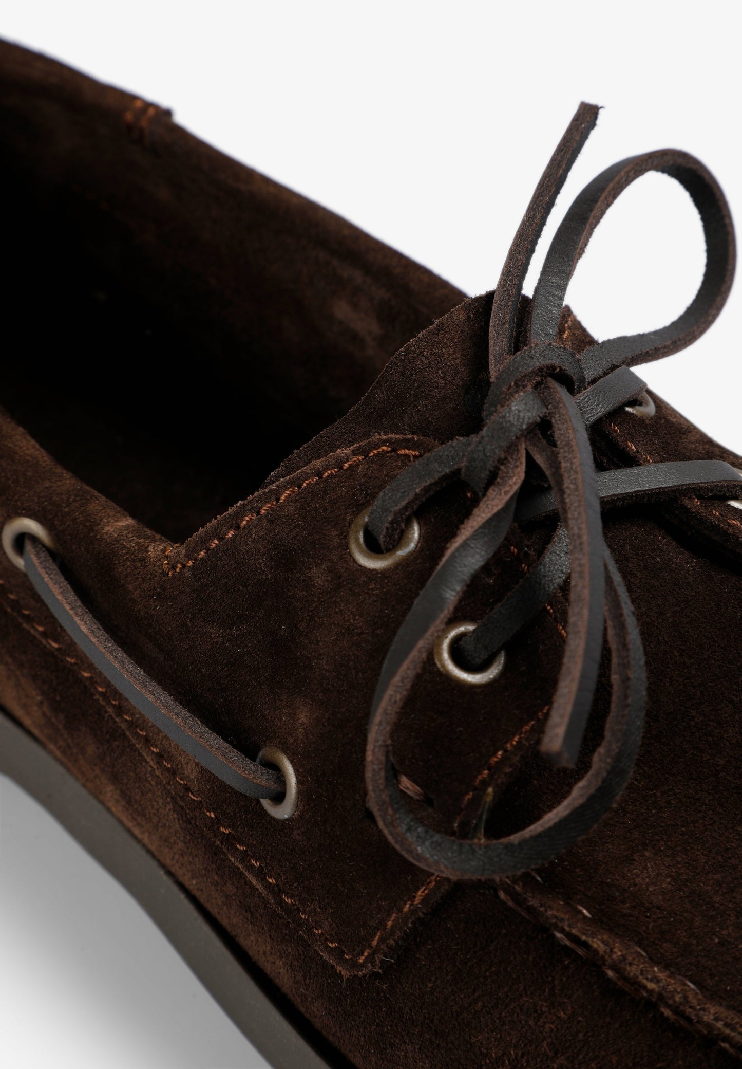 EINFARBIGE BOOTSSCHUHE AUS LEDER