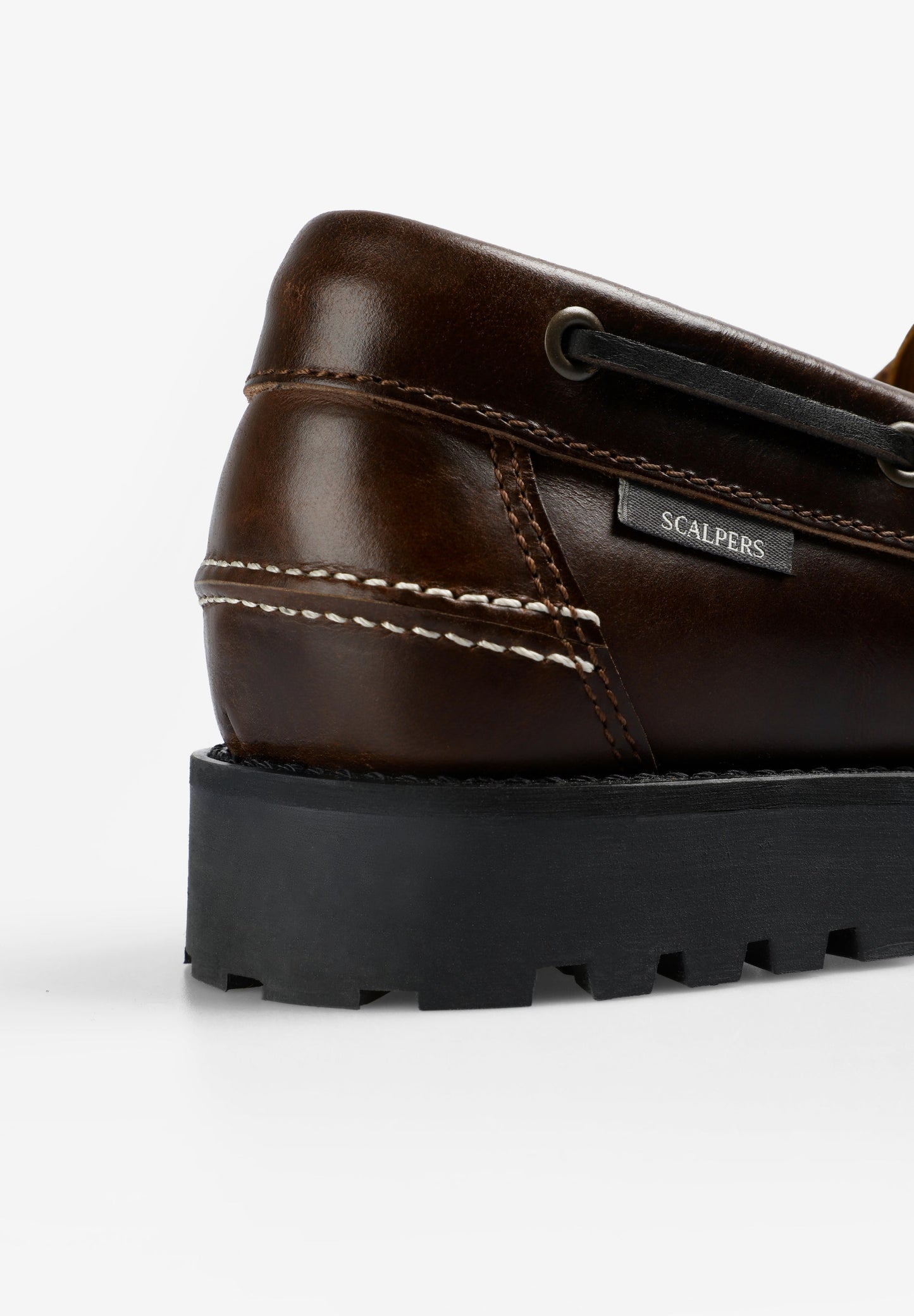 SEGELSCHUHE MIT GEZAHNTER SOHLE