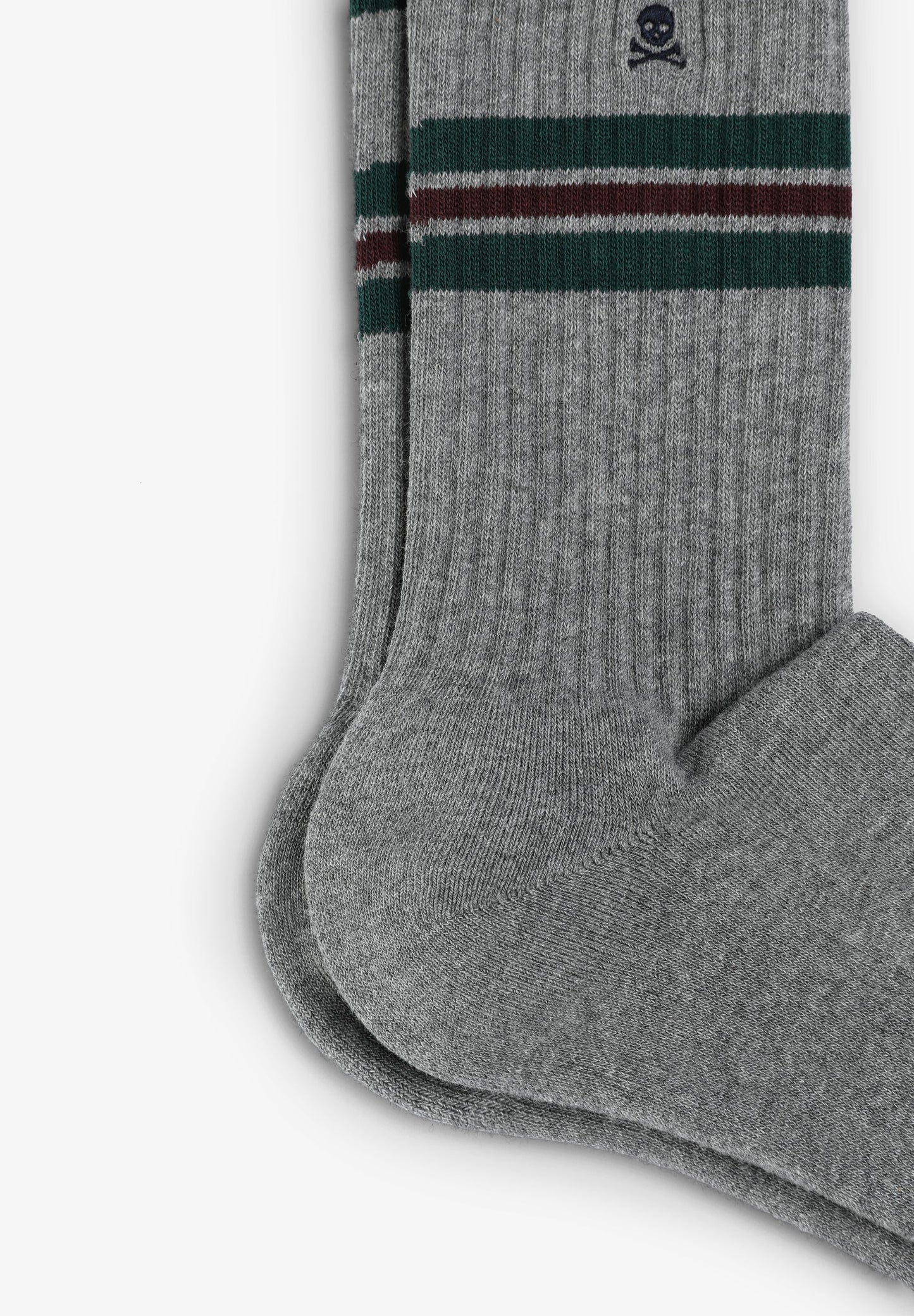 CONTRAST SKULL SOCKS