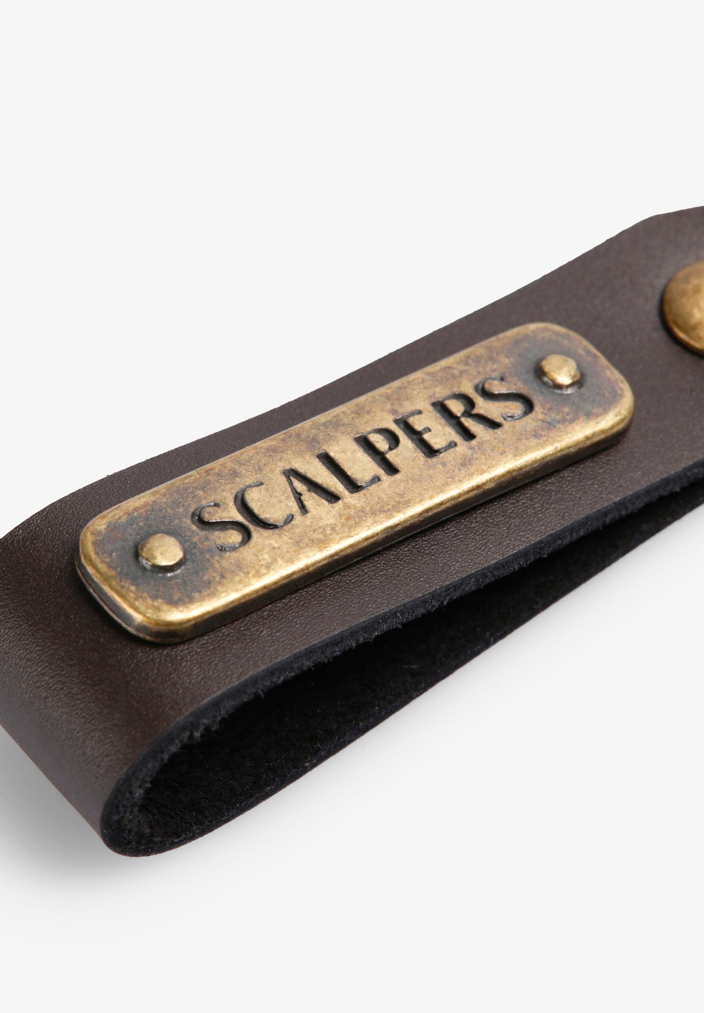 LEATHER KEYCHAIN WITH METAL APPLIQUÉ