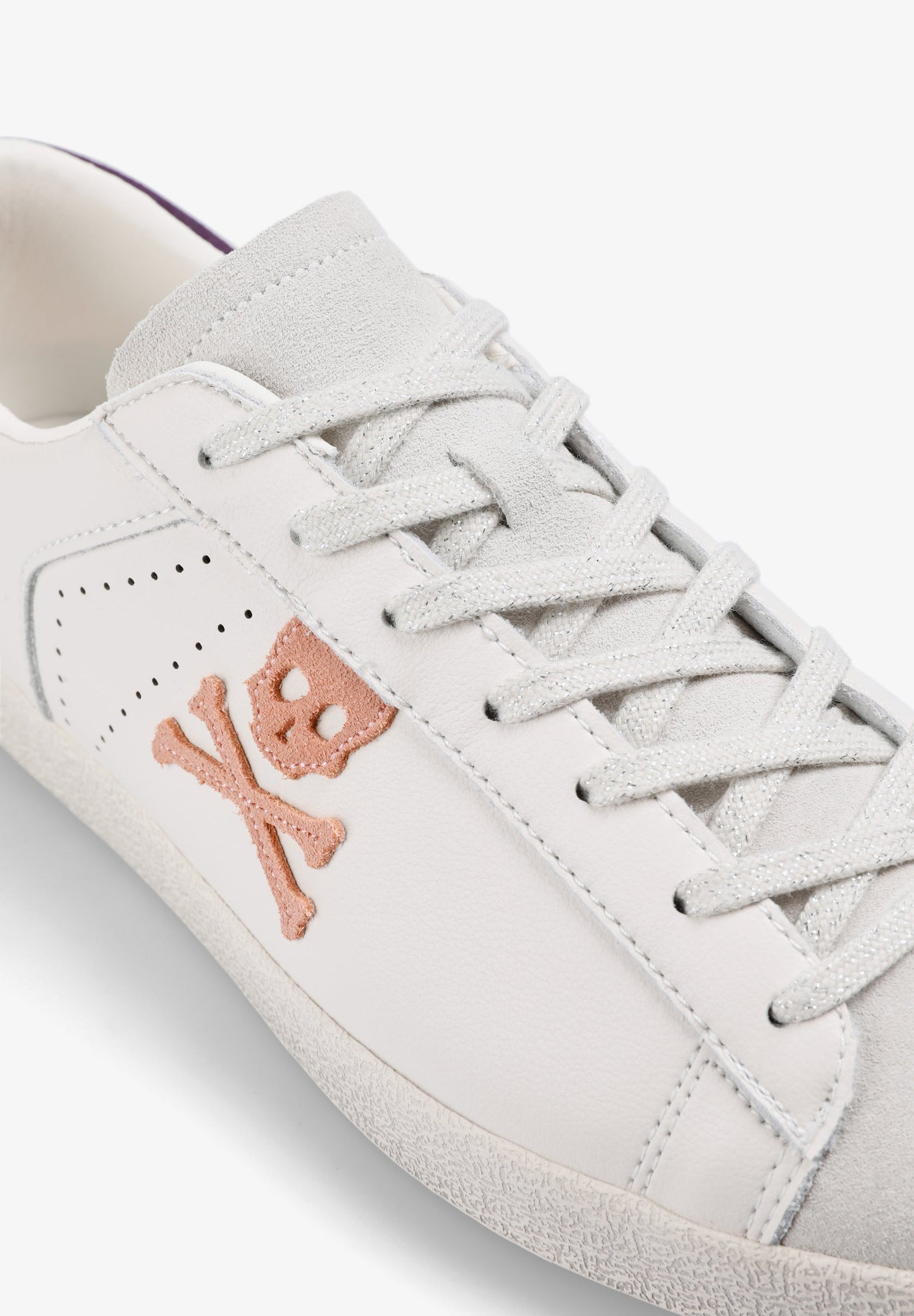 SNEAKER AUS LEDER MIT TOTENKOPF