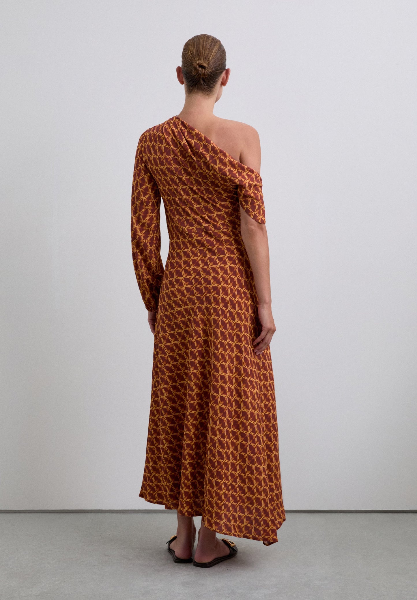 ROBE IMPRIMÉE DÉCOLLETÉ ASYMÉTRIQUE